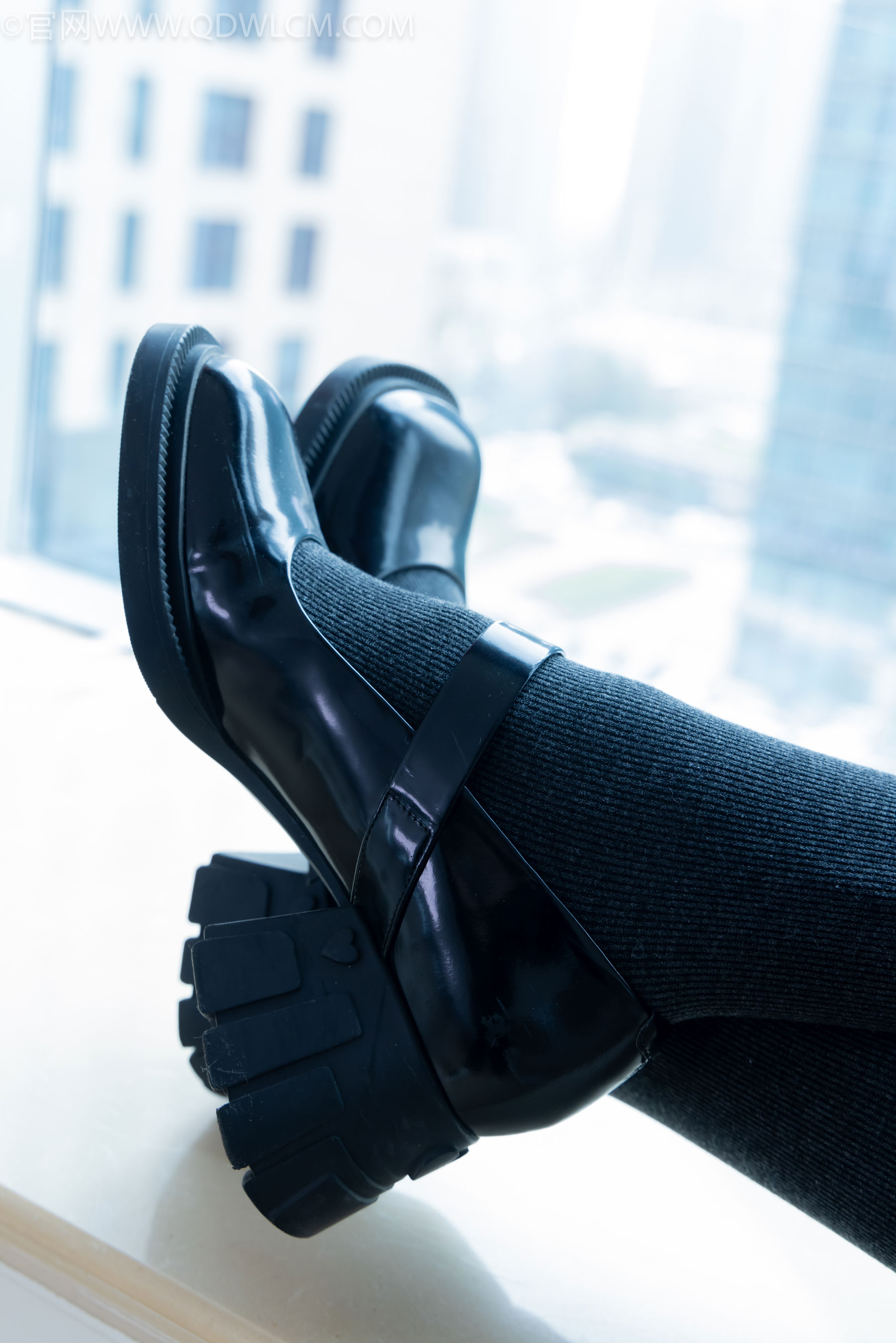 物恋传媒 No.2479 茯苓 - 皮鞋、厚灰连裤棉袜/(160P)