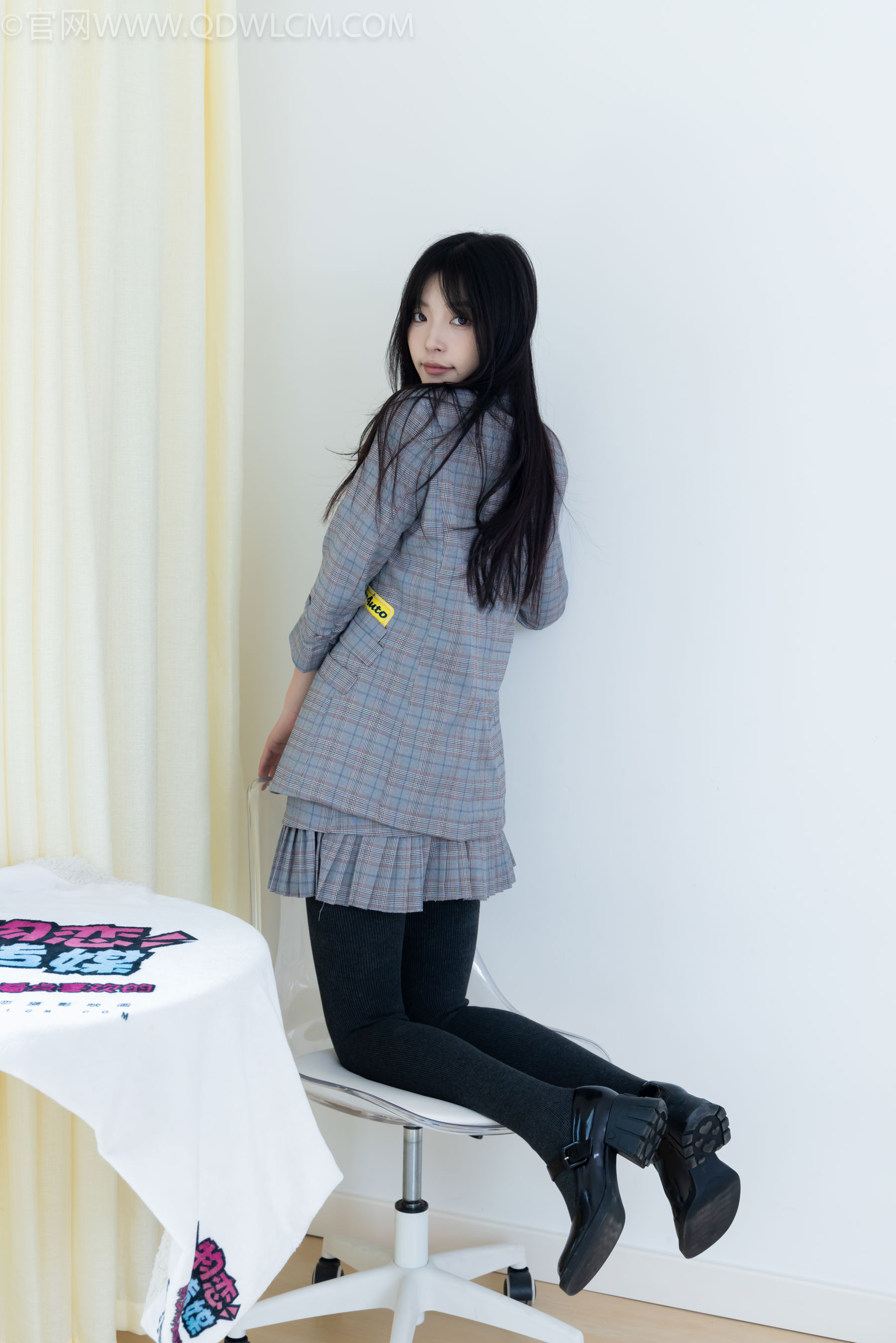 物恋传媒 No.2479 茯苓 - 皮鞋、厚灰连裤棉袜/(160P)