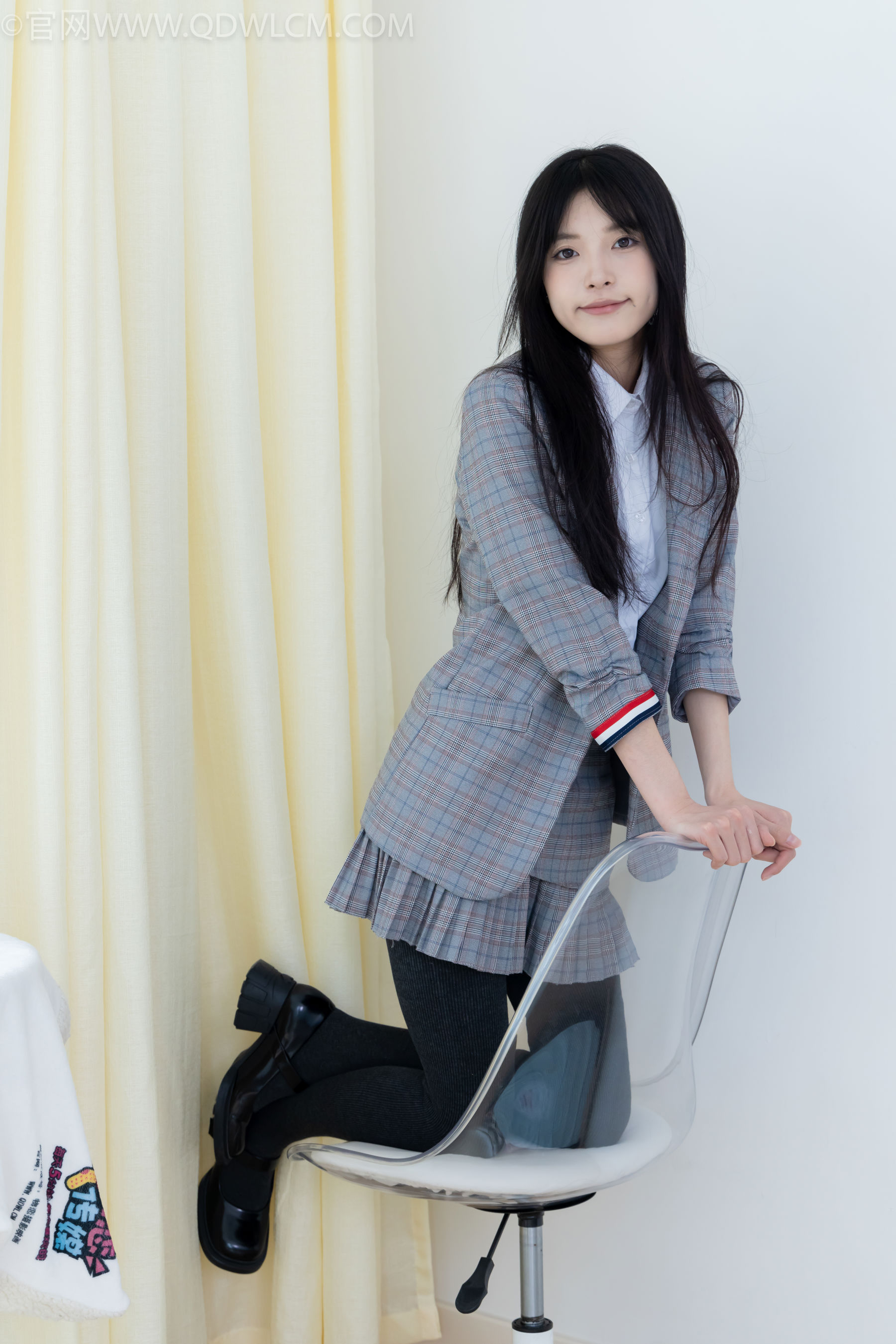 物恋传媒 No.2479 茯苓 - 皮鞋、厚灰连裤棉袜/(160P)