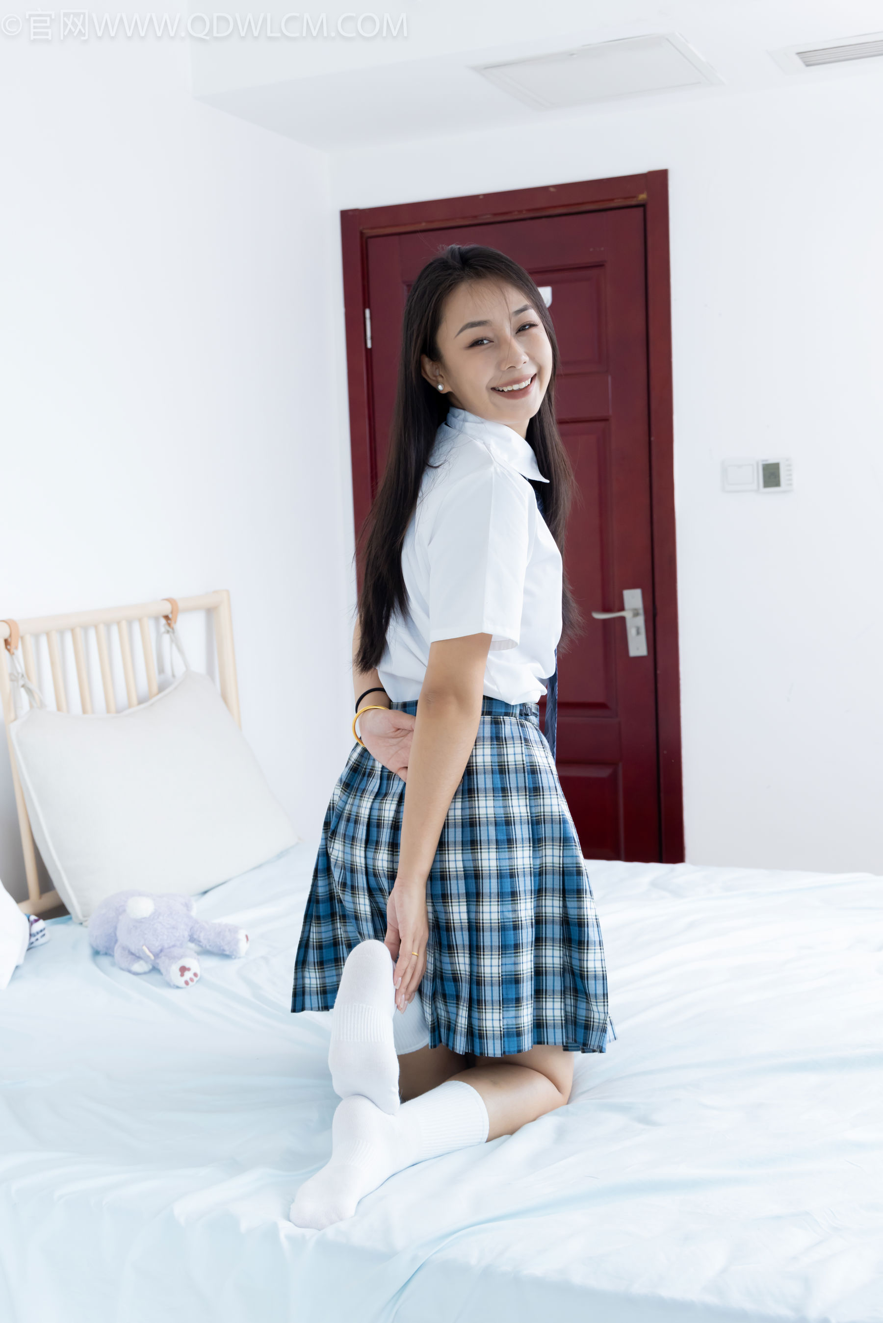 物恋传媒 No.2480 岚岚 - JK制服、白棉袜、穿鞋菜西红柿/(161P)