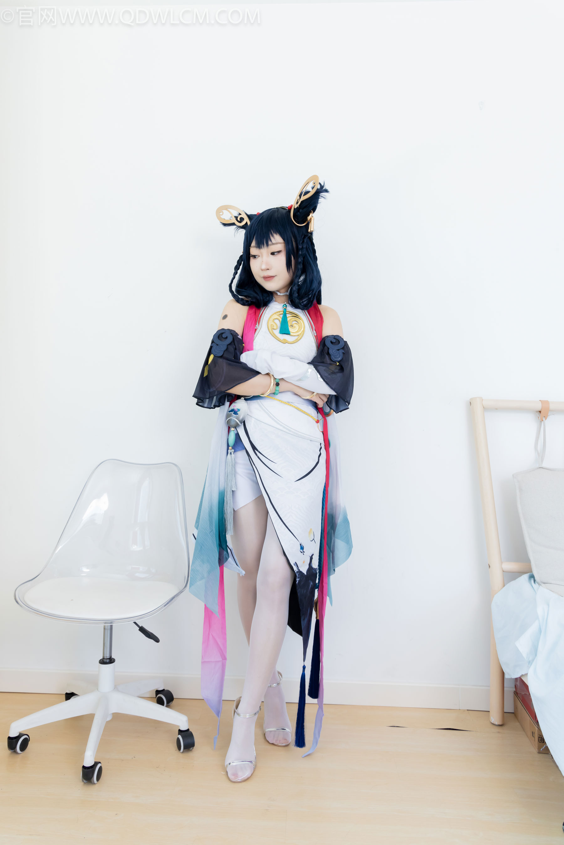 物恋传媒 No.2478 嘟嘟 - cos服、高跟凉鞋、薄白丝、薄黑丝/(183P)