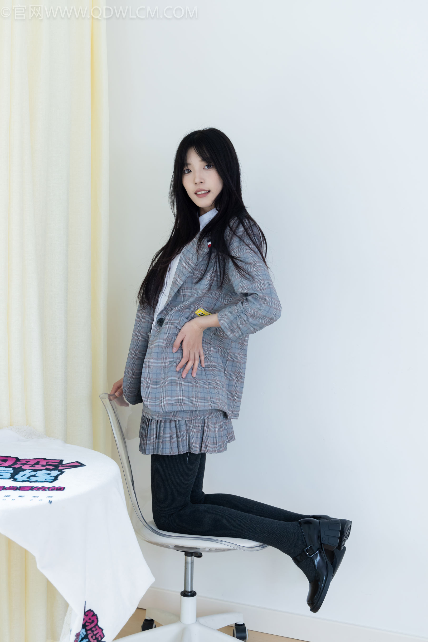 物恋传媒 No.2479 茯苓 - 皮鞋、厚灰连裤棉袜/(160P)