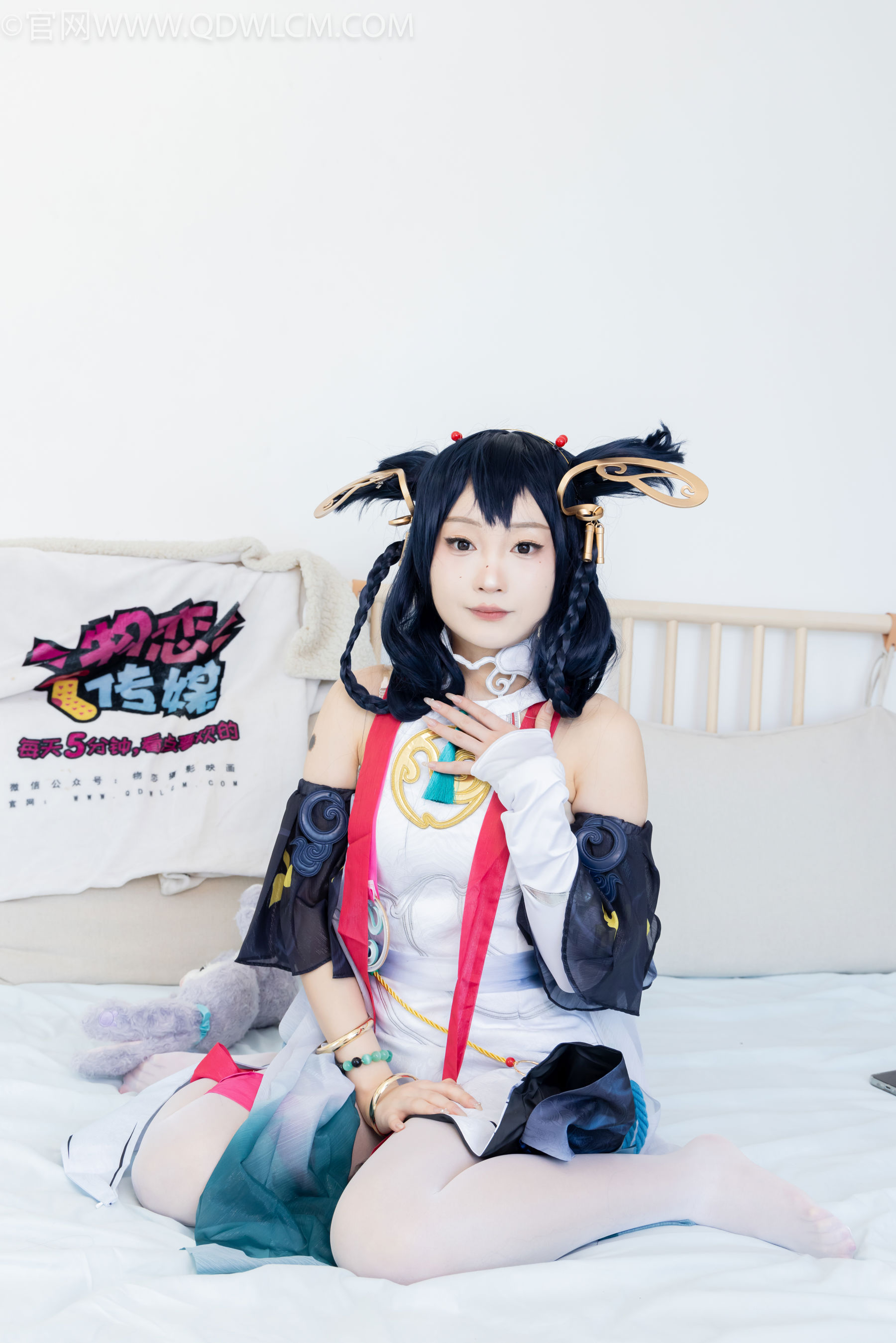 物恋传媒 No.2478 嘟嘟 - cos服、高跟凉鞋、薄白丝、薄黑丝/(183P)