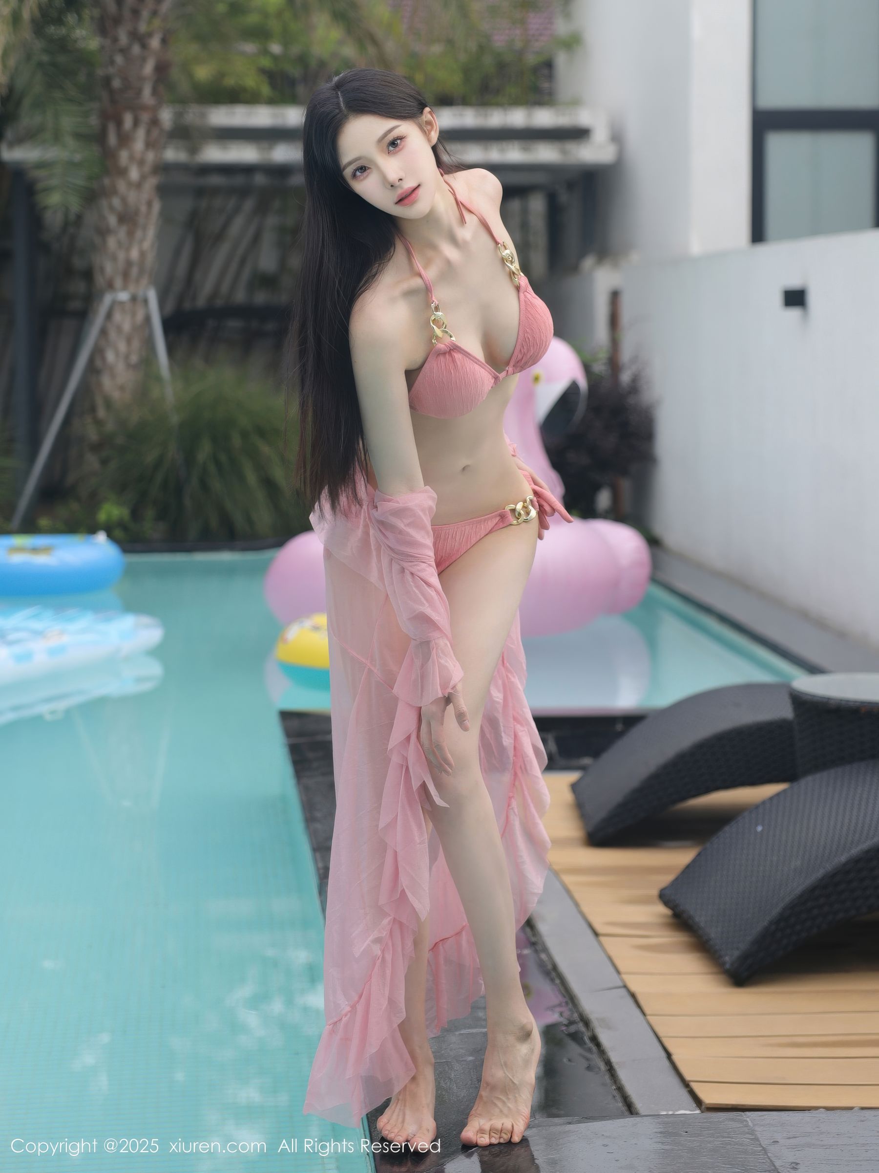 [秀人XiuRen] 2025.10.13 No.10863 梨霜儿/(70P)