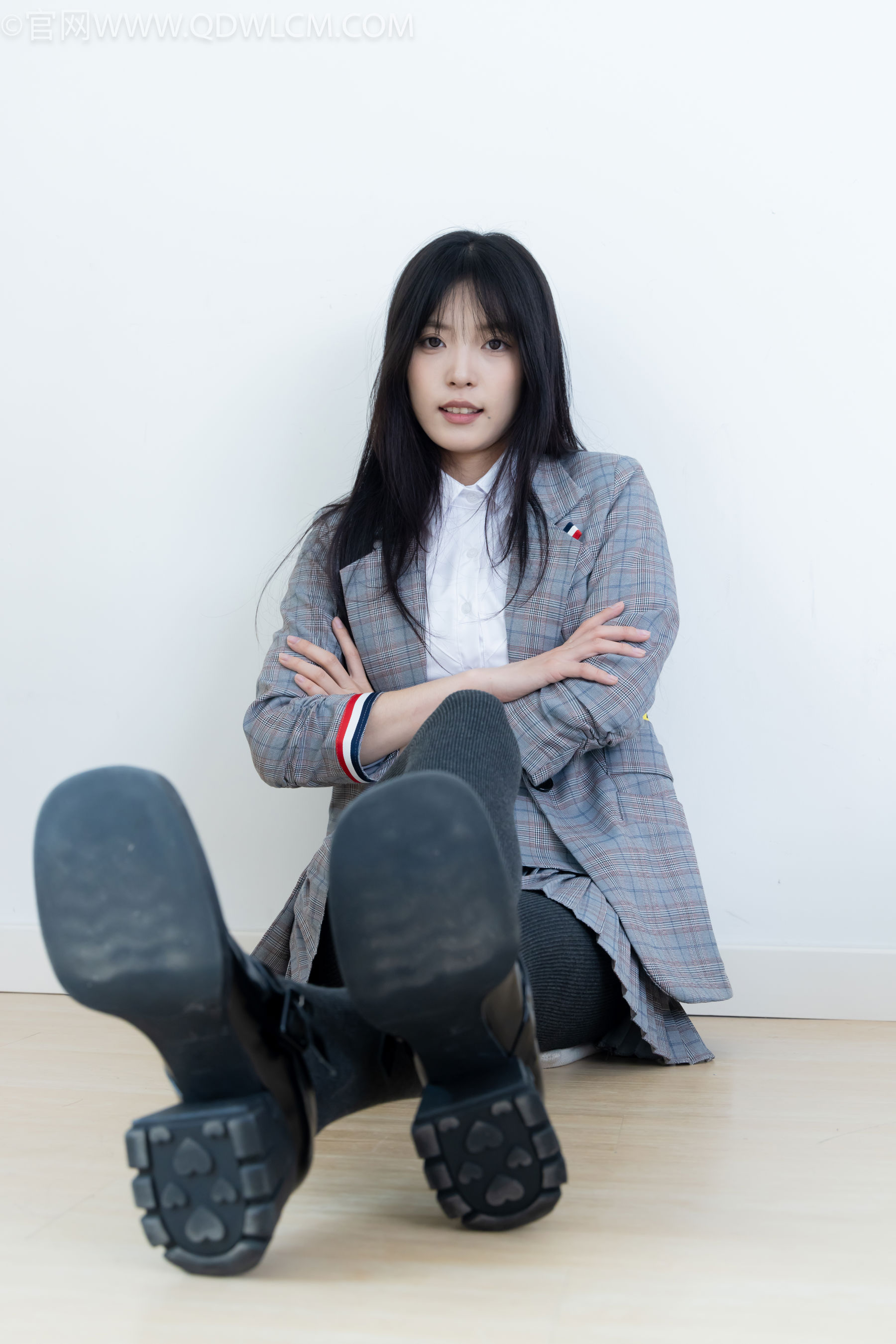 物恋传媒 No.2479 茯苓 - 皮鞋、厚灰连裤棉袜/(160P)