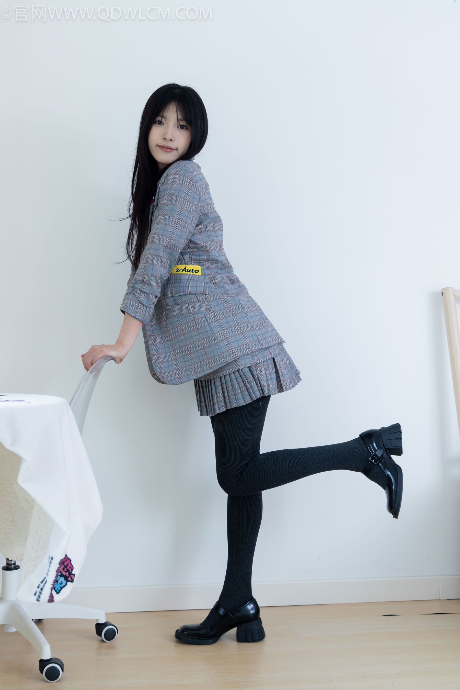 物恋传媒 No.2479 茯苓 - 皮鞋、厚灰连裤棉袜/(160P)