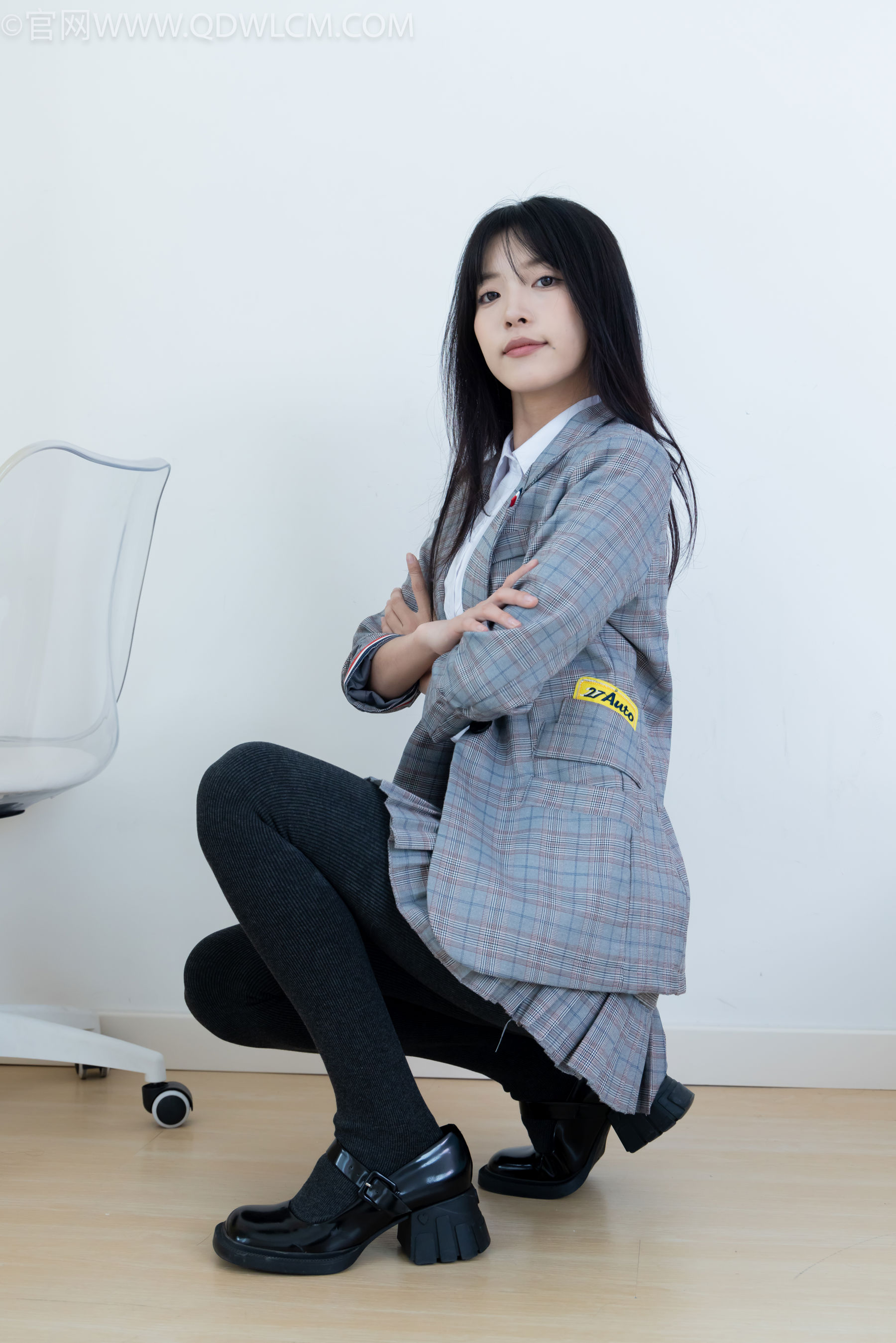 物恋传媒 No.2479 茯苓 - 皮鞋、厚灰连裤棉袜/(160P)