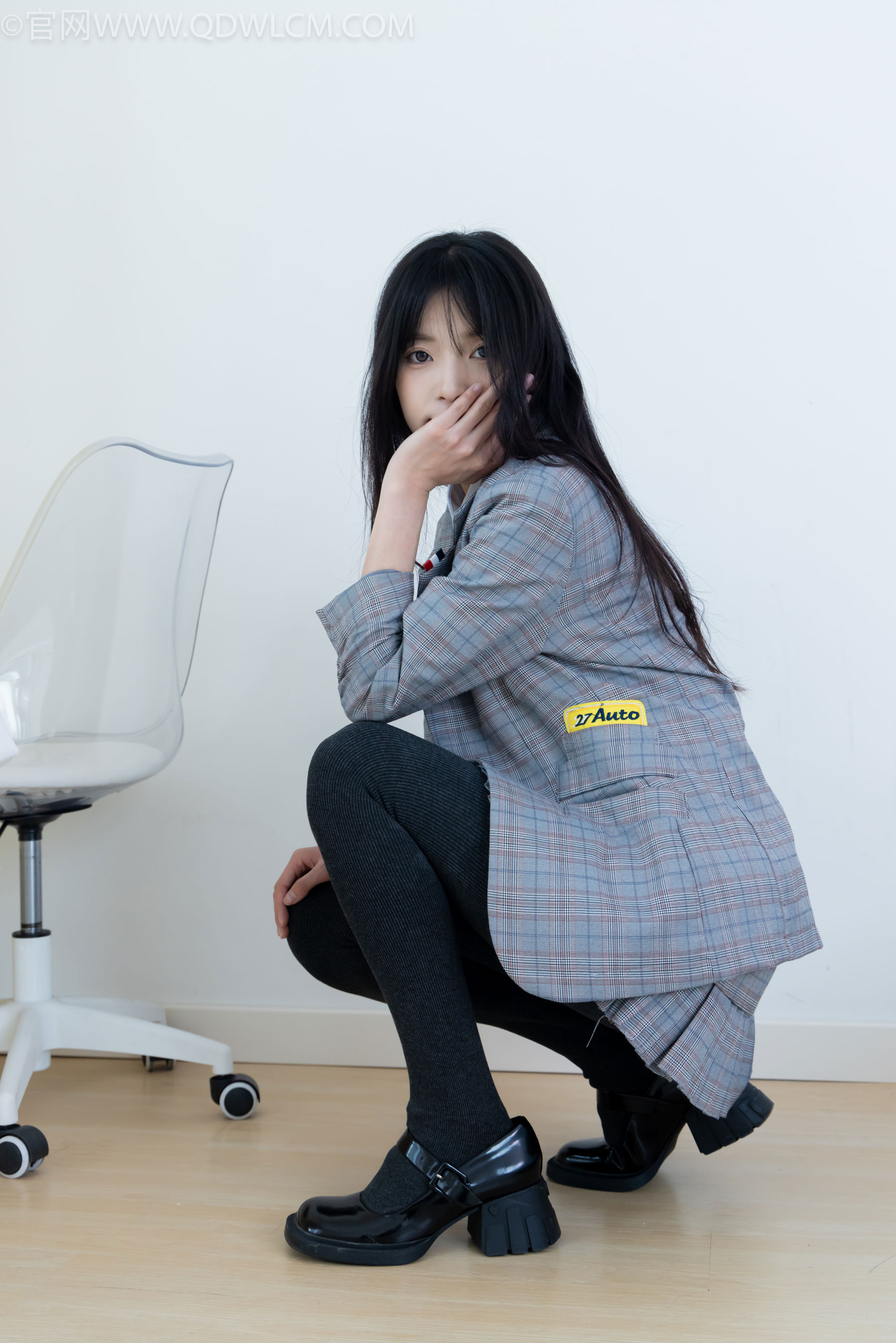 物恋传媒 No.2479 茯苓 - 皮鞋、厚灰连裤棉袜/(160P)