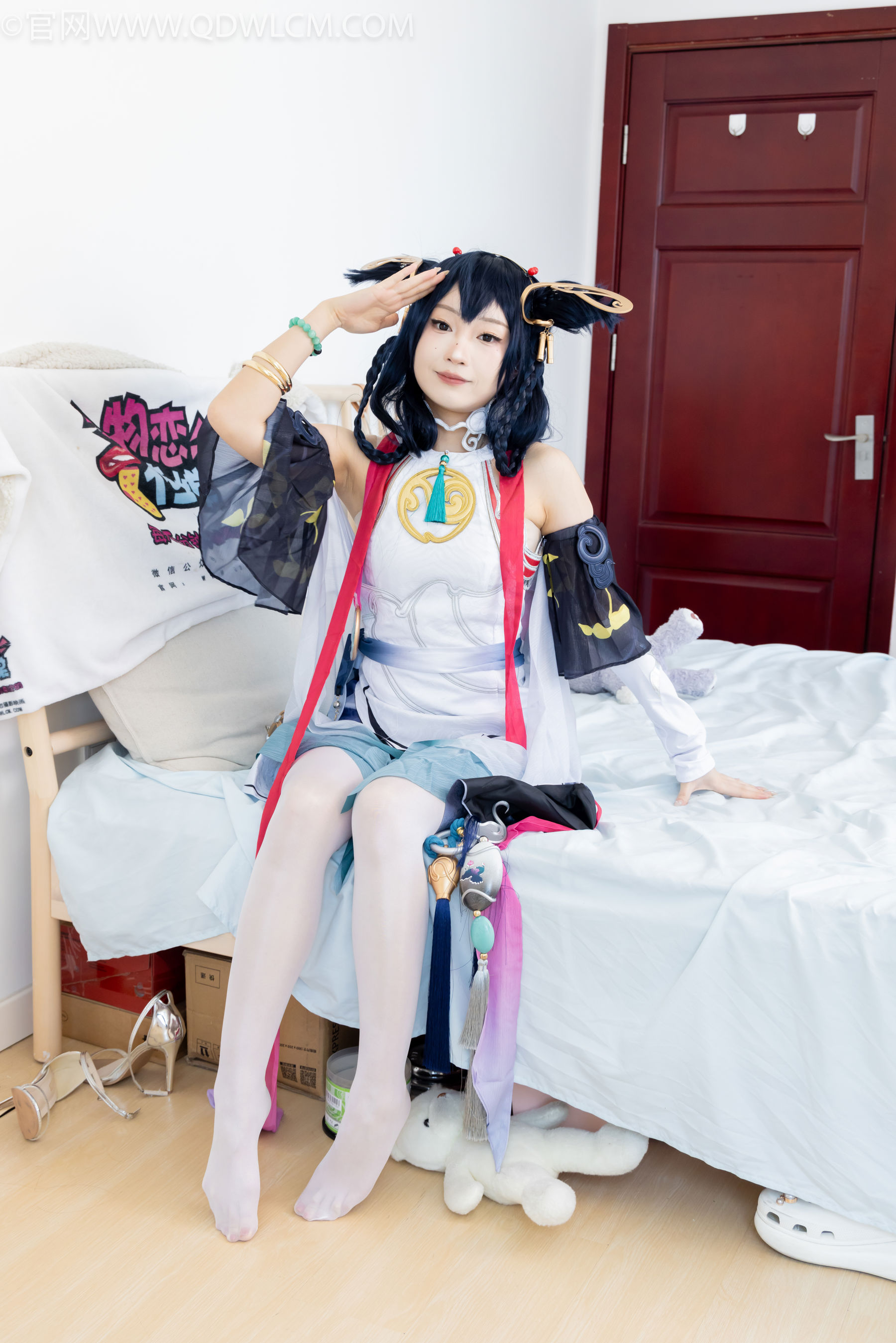 物恋传媒 No.2478 嘟嘟 - cos服、高跟凉鞋、薄白丝、薄黑丝/(183P)