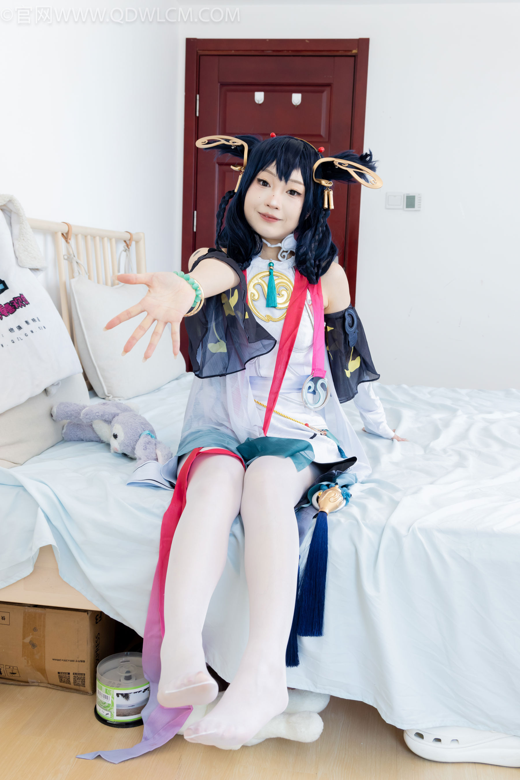 物恋传媒 No.2478 嘟嘟 - cos服、高跟凉鞋、薄白丝、薄黑丝/(183P)