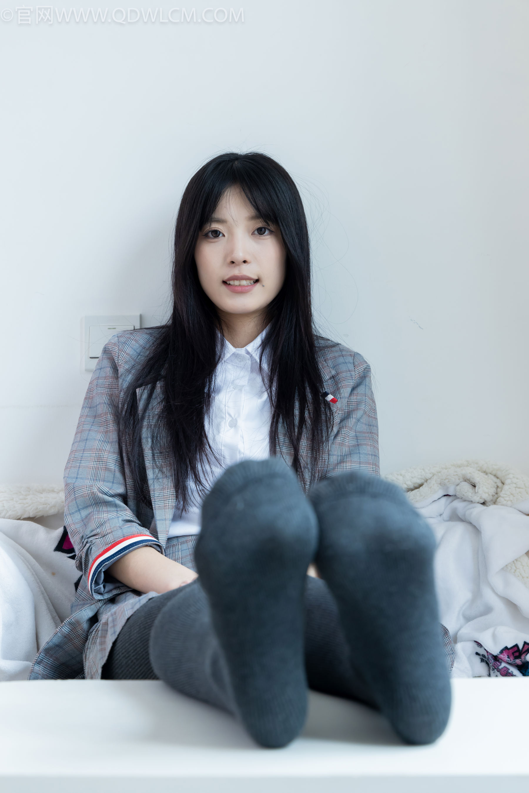 物恋传媒 No.2479 茯苓 - 皮鞋、厚灰连裤棉袜/(160P)