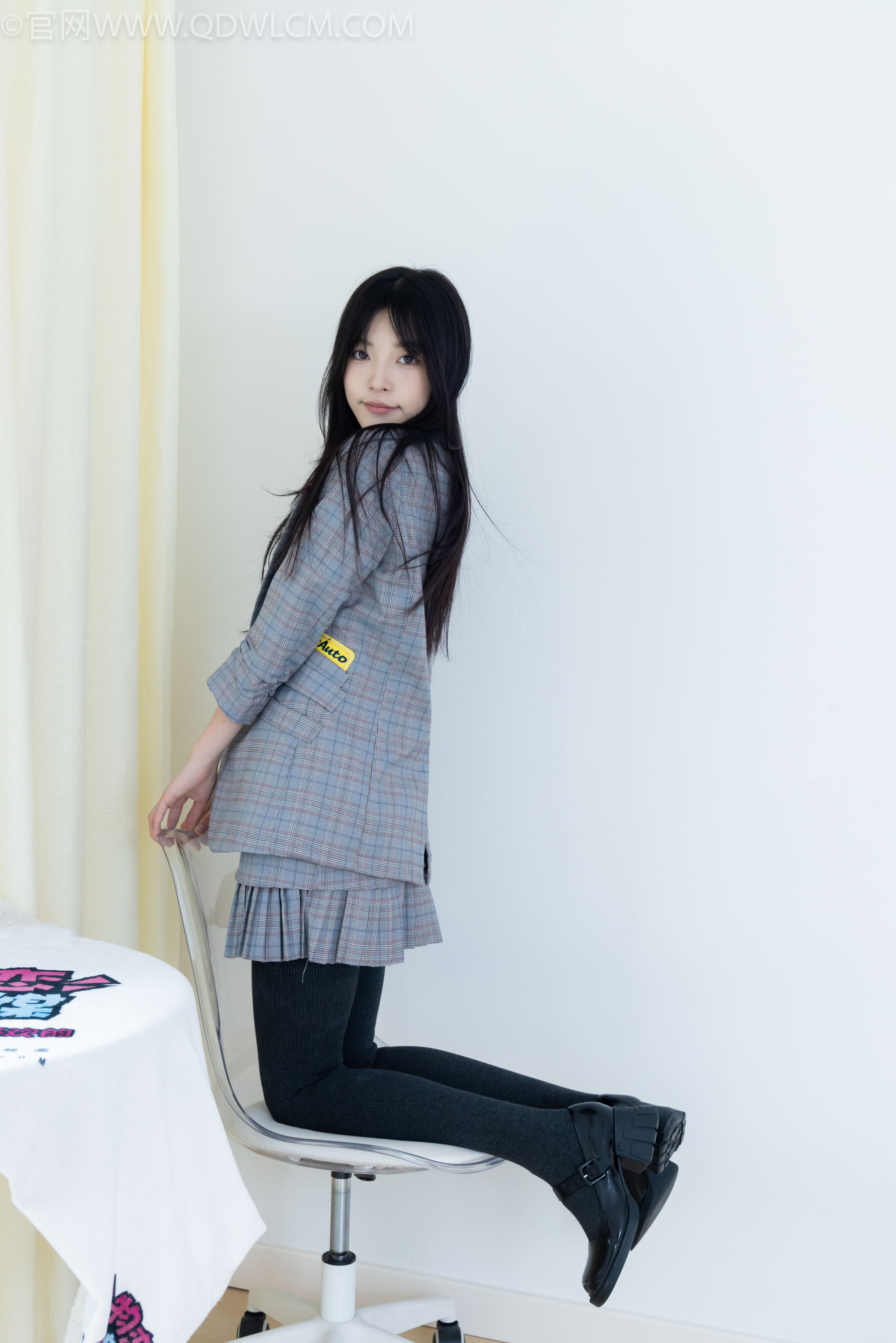 物恋传媒 No.2479 茯苓 - 皮鞋、厚灰连裤棉袜/(160P)