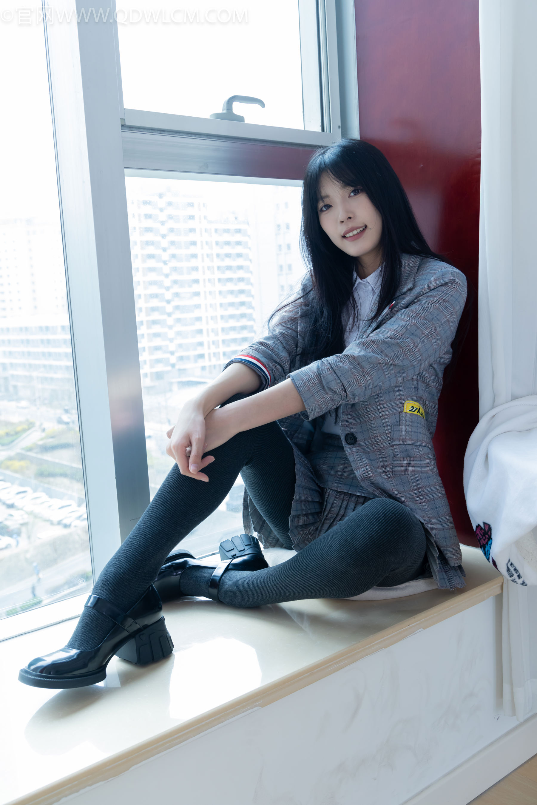 物恋传媒 No.2479 茯苓 - 皮鞋、厚灰连裤棉袜/(160P)