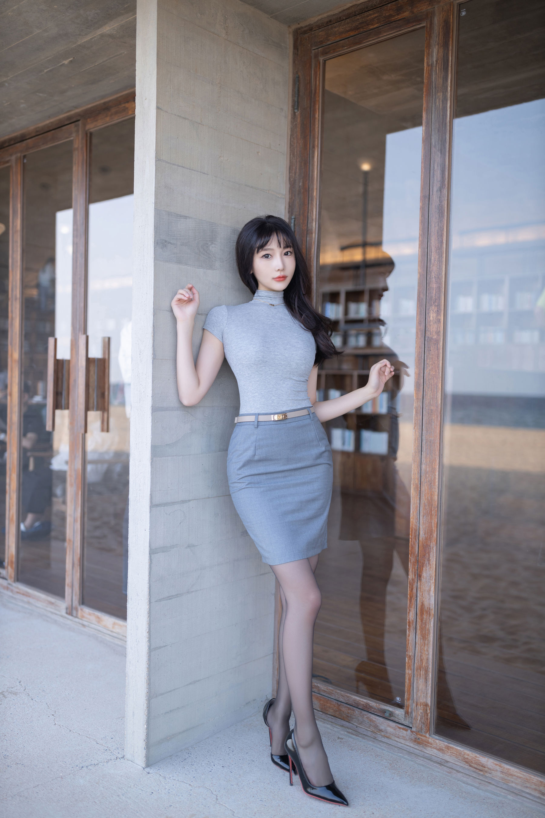 陆萱萱 - 灰色OL/(90P)