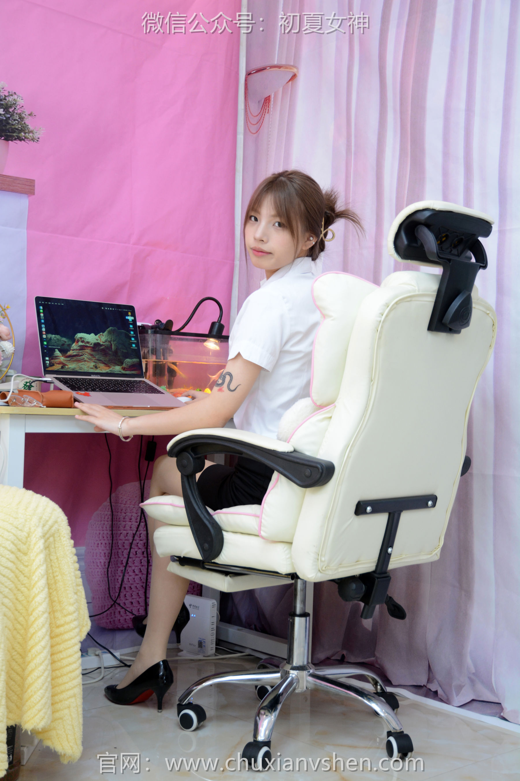 初夏女神 No.293 番茄 保险推销/(100P)