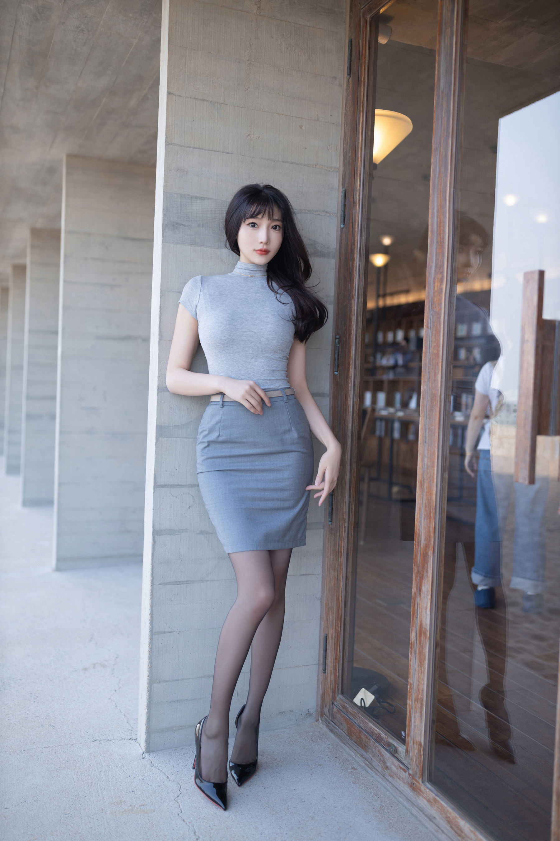 陆萱萱 - 灰色OL/(90P)