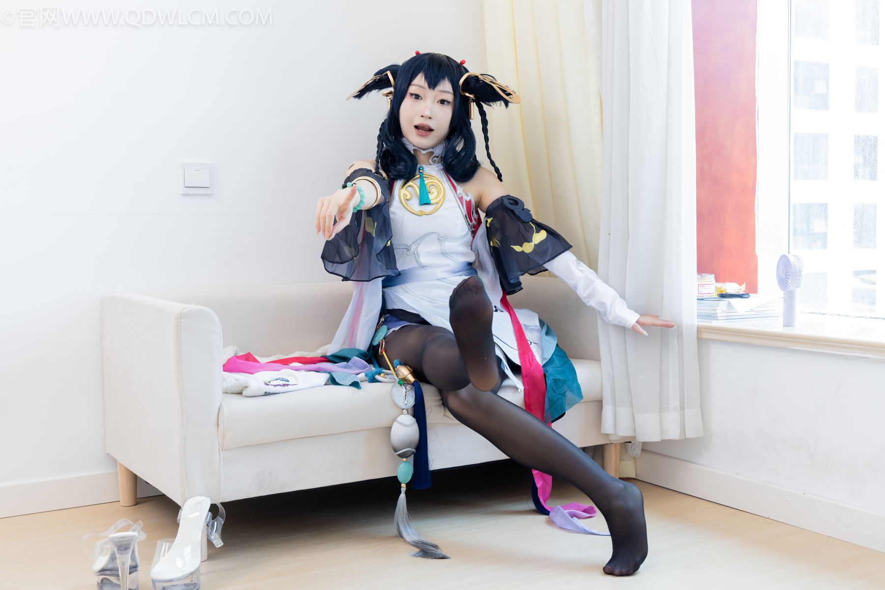 物恋传媒 No.2478 嘟嘟 - cos服、高跟凉鞋、薄白丝、薄黑丝/(183P)