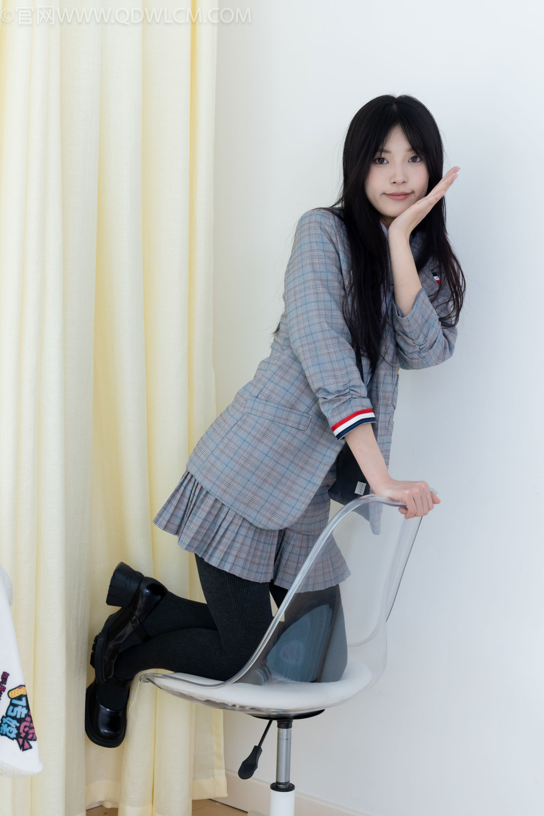 物恋传媒 No.2479 茯苓 - 皮鞋、厚灰连裤棉袜/(160P)