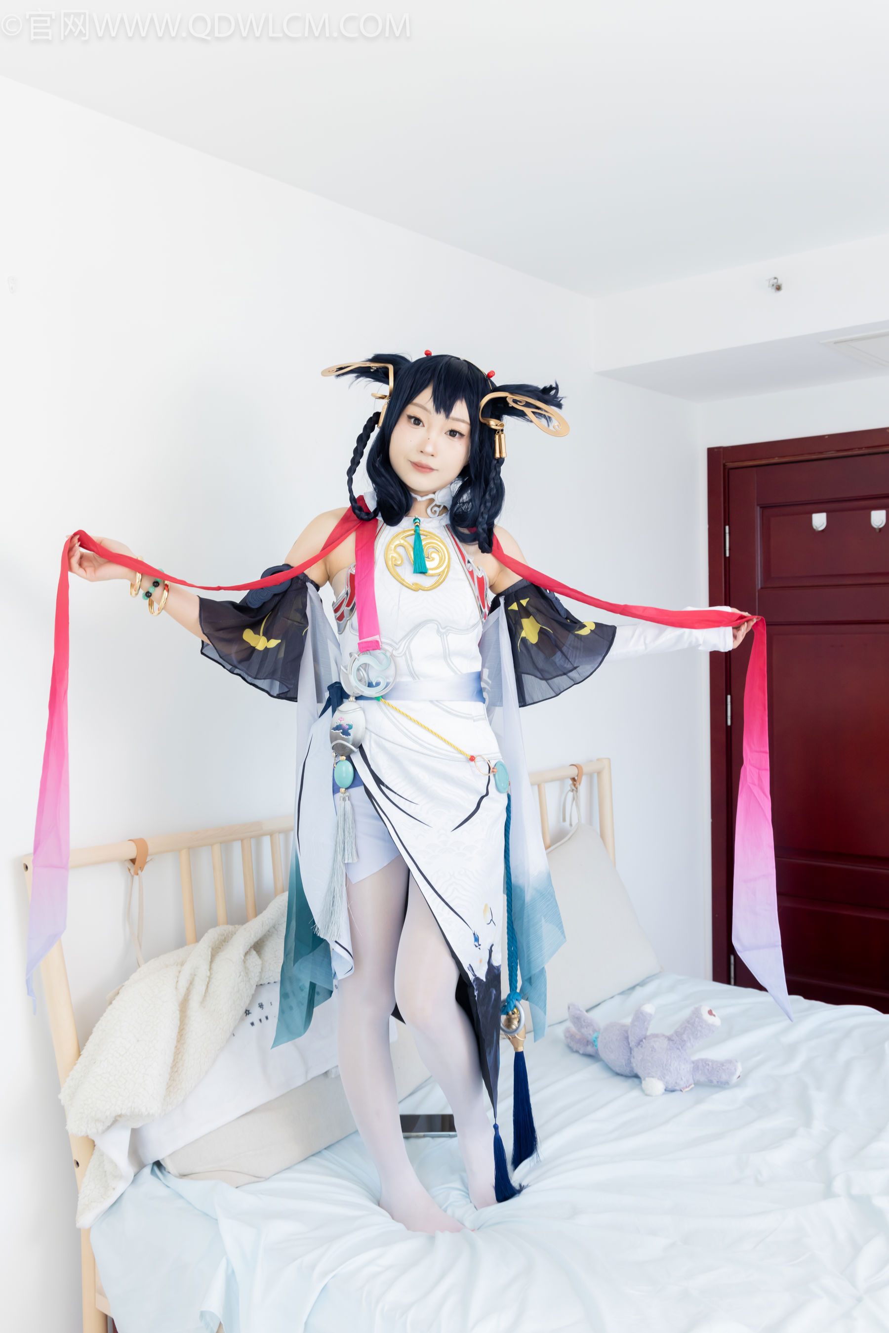 物恋传媒 No.2478 嘟嘟 - cos服、高跟凉鞋、薄白丝、薄黑丝/(183P)