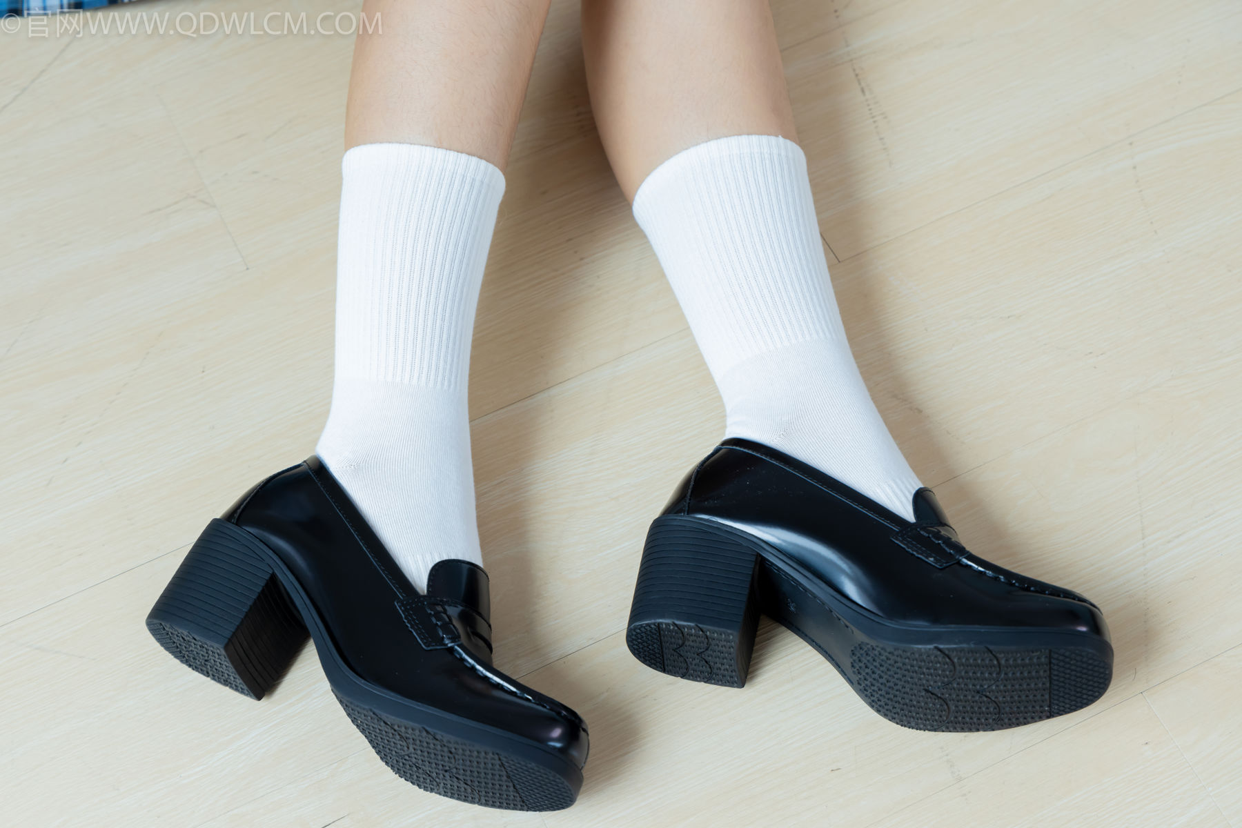 物恋传媒 No.2480 岚岚 - JK制服、白棉袜、穿鞋菜西红柿/(161P)