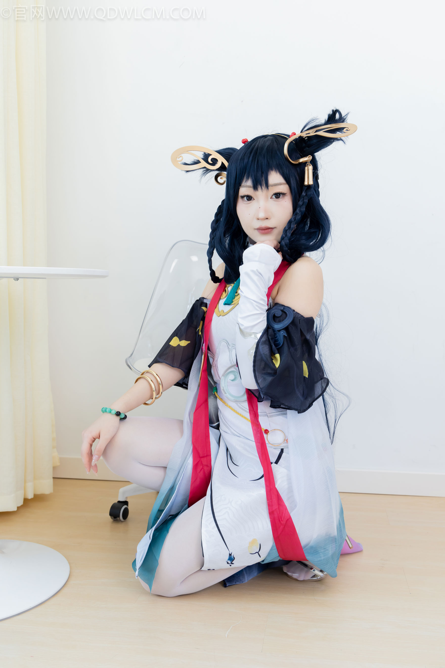 物恋传媒 No.2478 嘟嘟 - cos服、高跟凉鞋、薄白丝、薄黑丝/(183P)