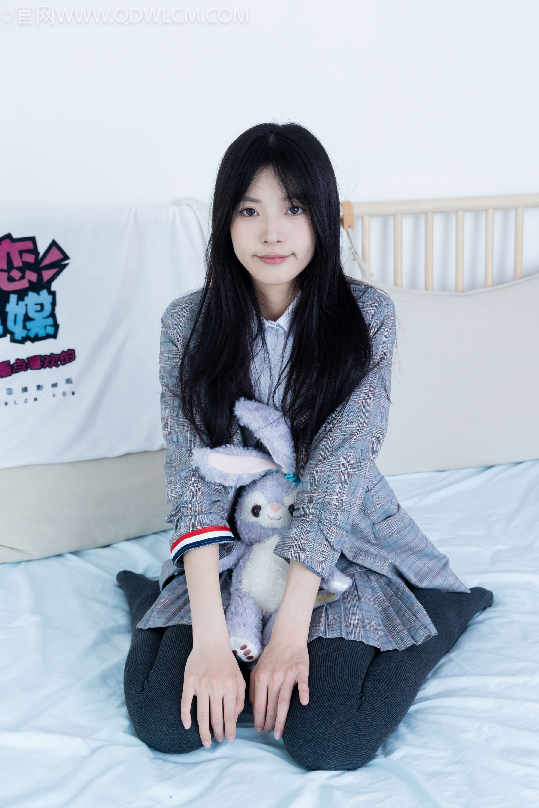 物恋传媒 No.2479 茯苓 - 皮鞋、厚灰连裤棉袜/(160P)