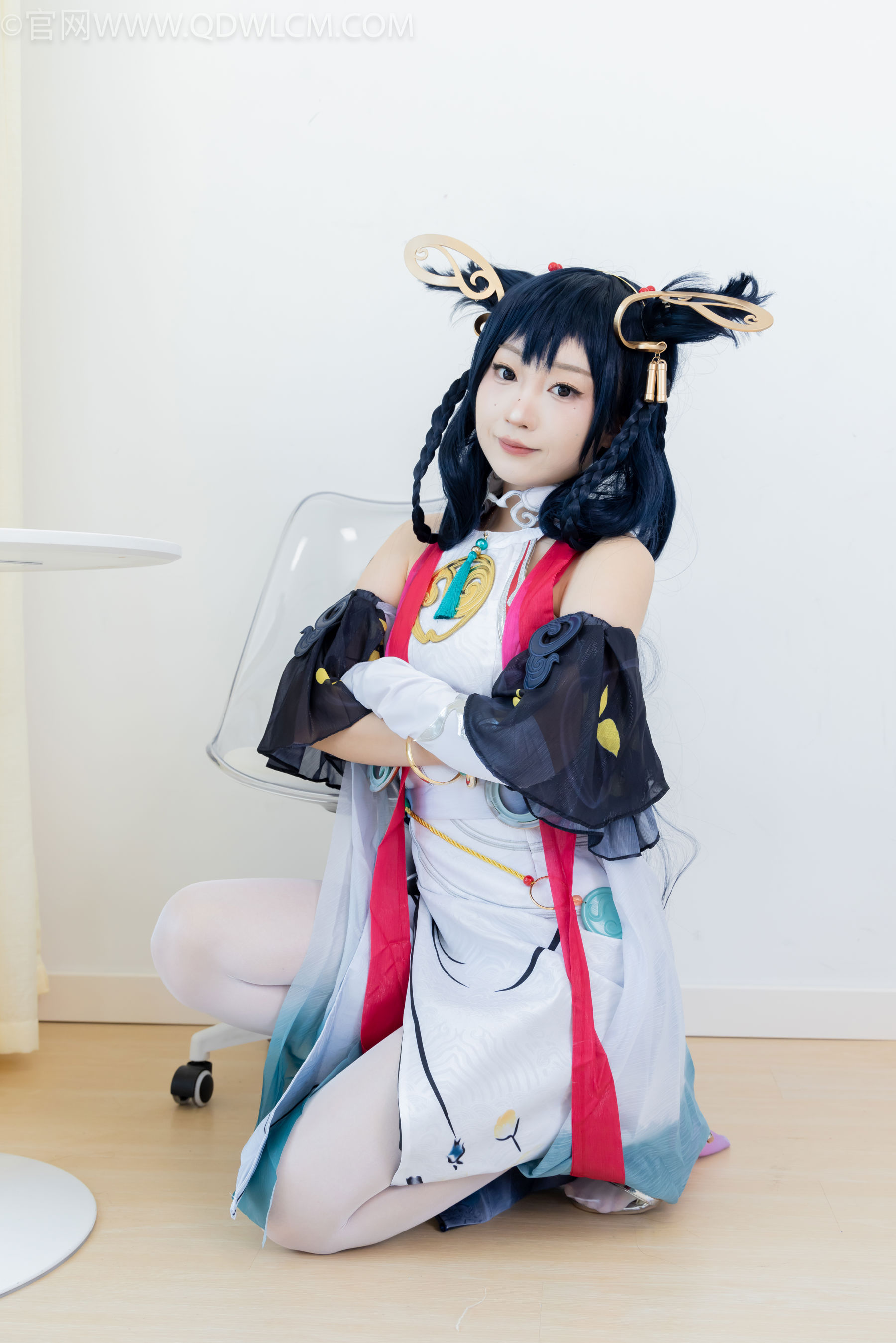 物恋传媒 No.2478 嘟嘟 - cos服、高跟凉鞋、薄白丝、薄黑丝/(183P)