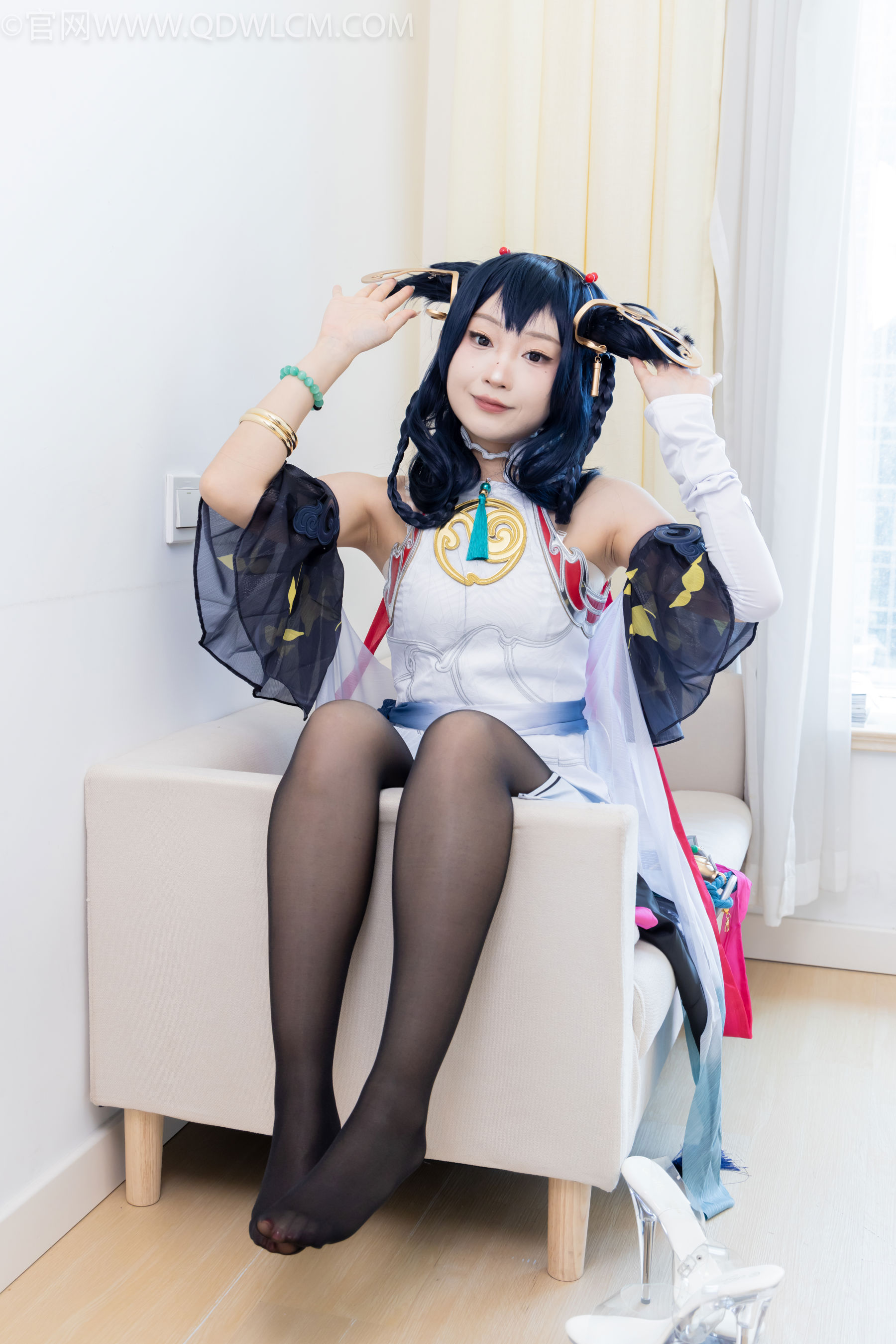 物恋传媒 No.2478 嘟嘟 - cos服、高跟凉鞋、薄白丝、薄黑丝/(183P)