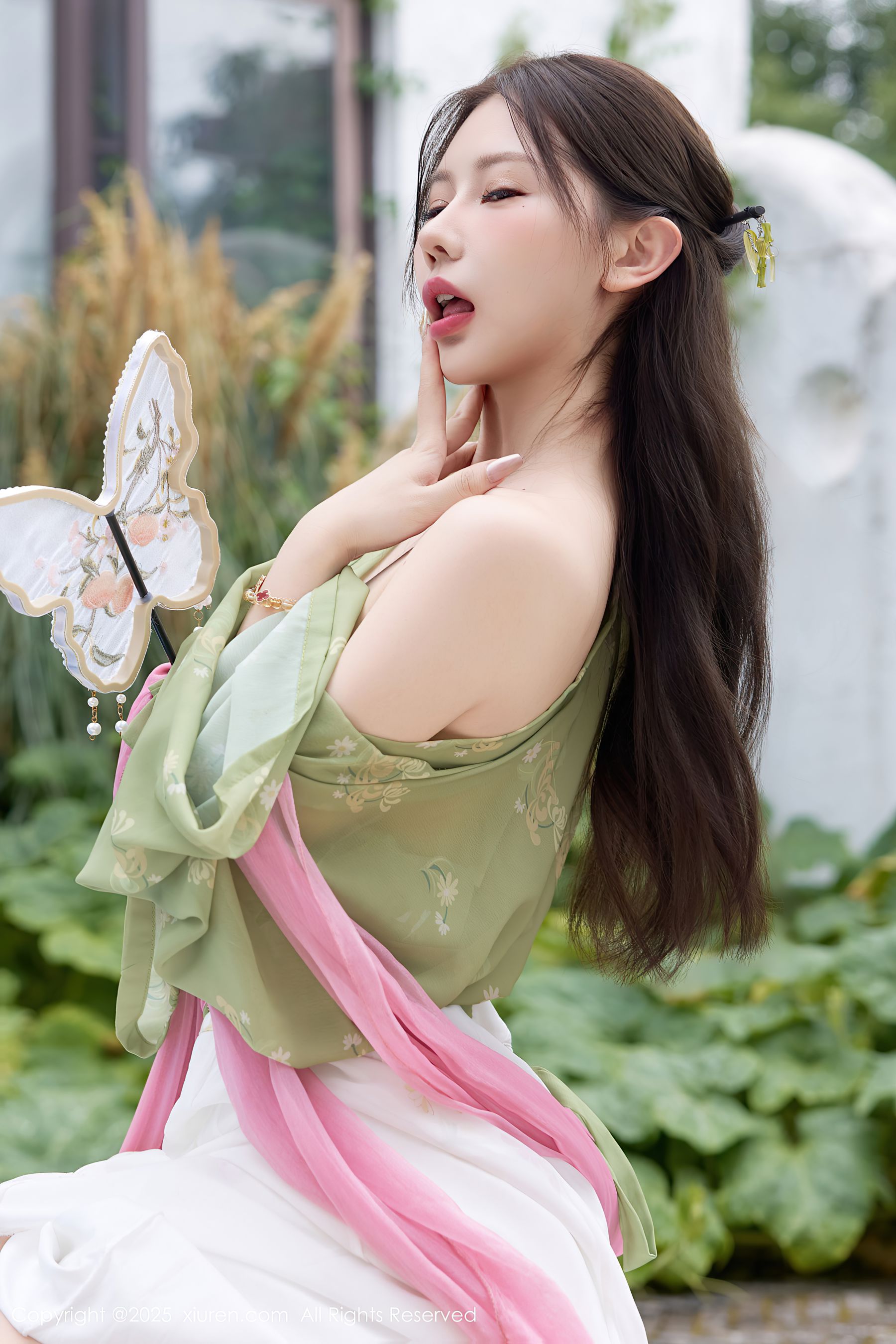 [秀人XiuRen] 2025.09.30 No.10834 尹甜甜sunny/(83P)