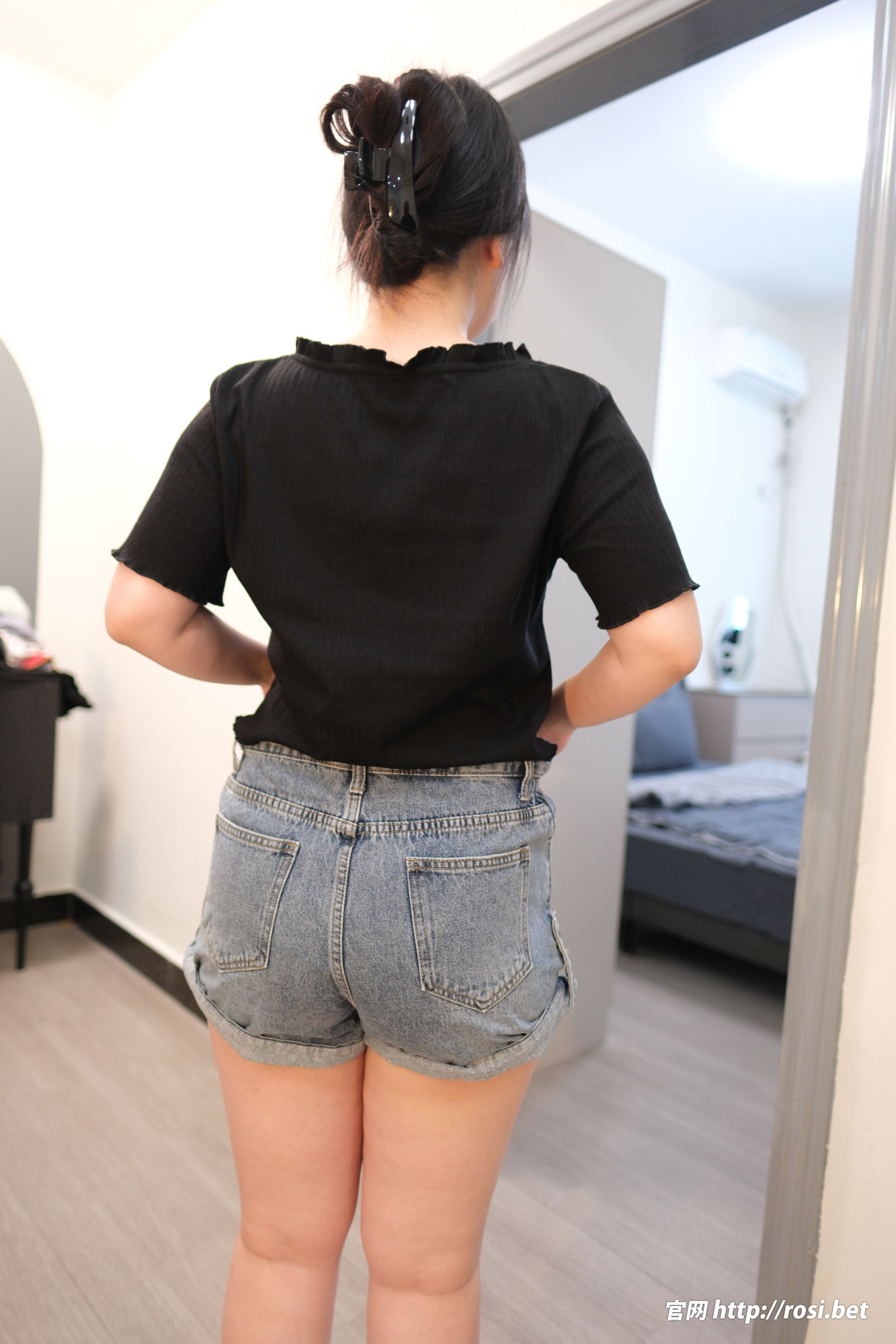 [ROSI写真] 2025.10.29 NO.5077/(101P)