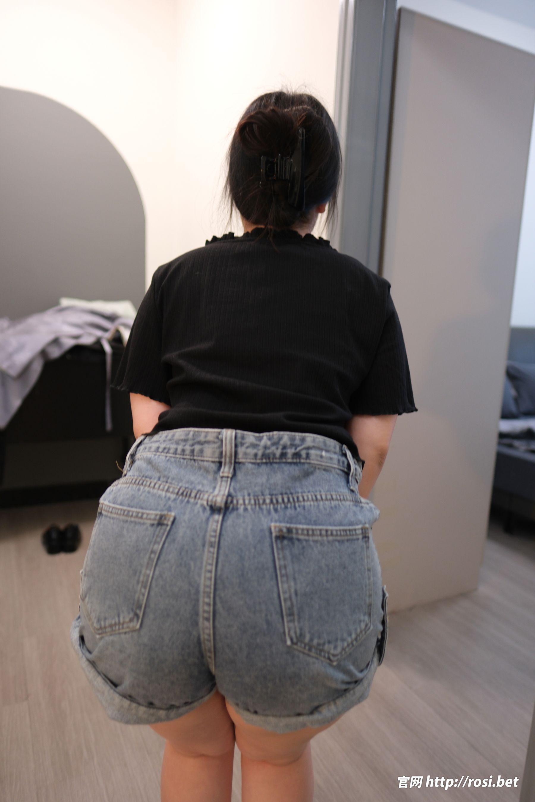 [ROSI写真] 2025.10.29 NO.5077/(101P)