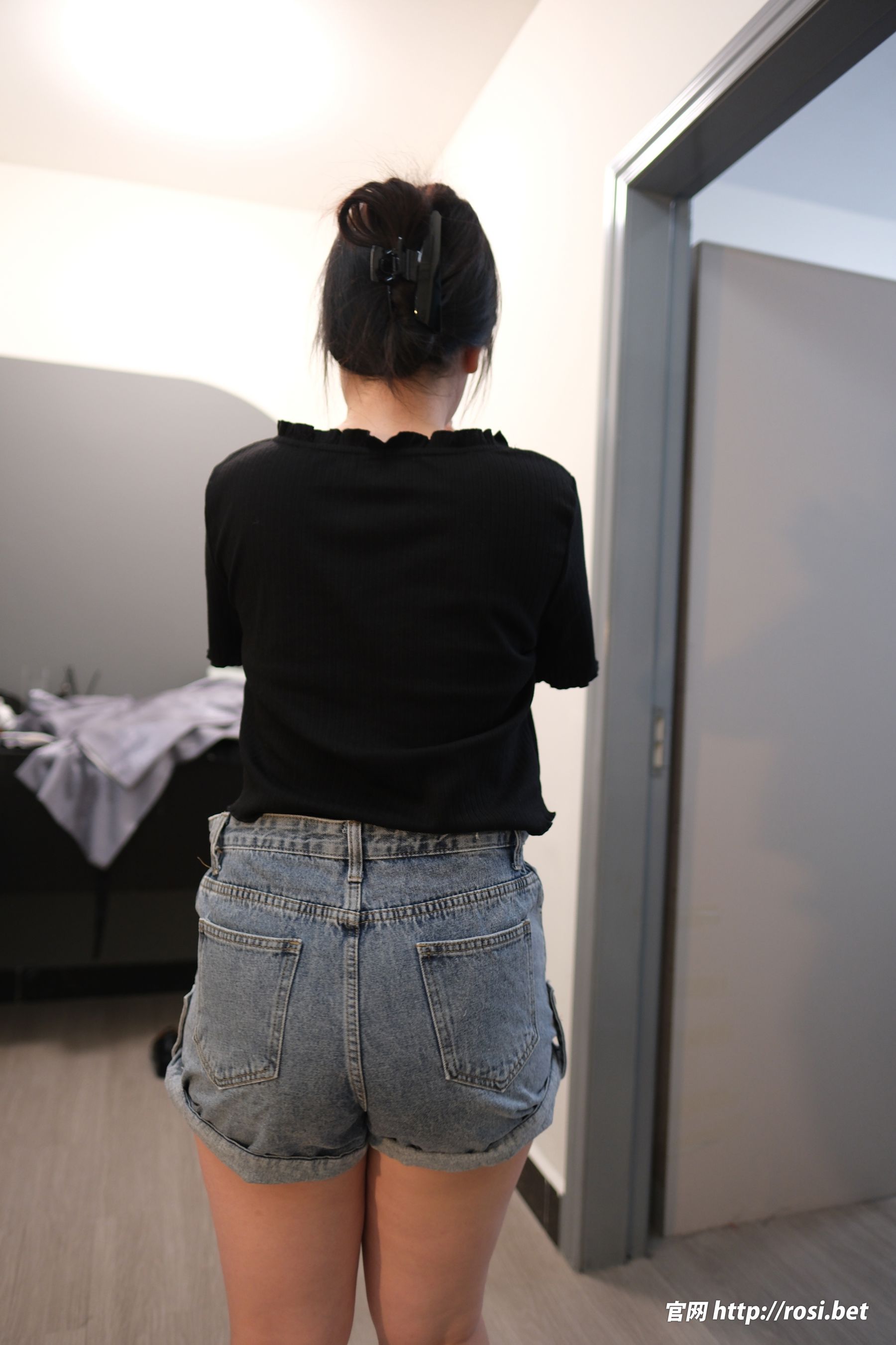 [ROSI写真] 2025.10.29 NO.5077/(101P)