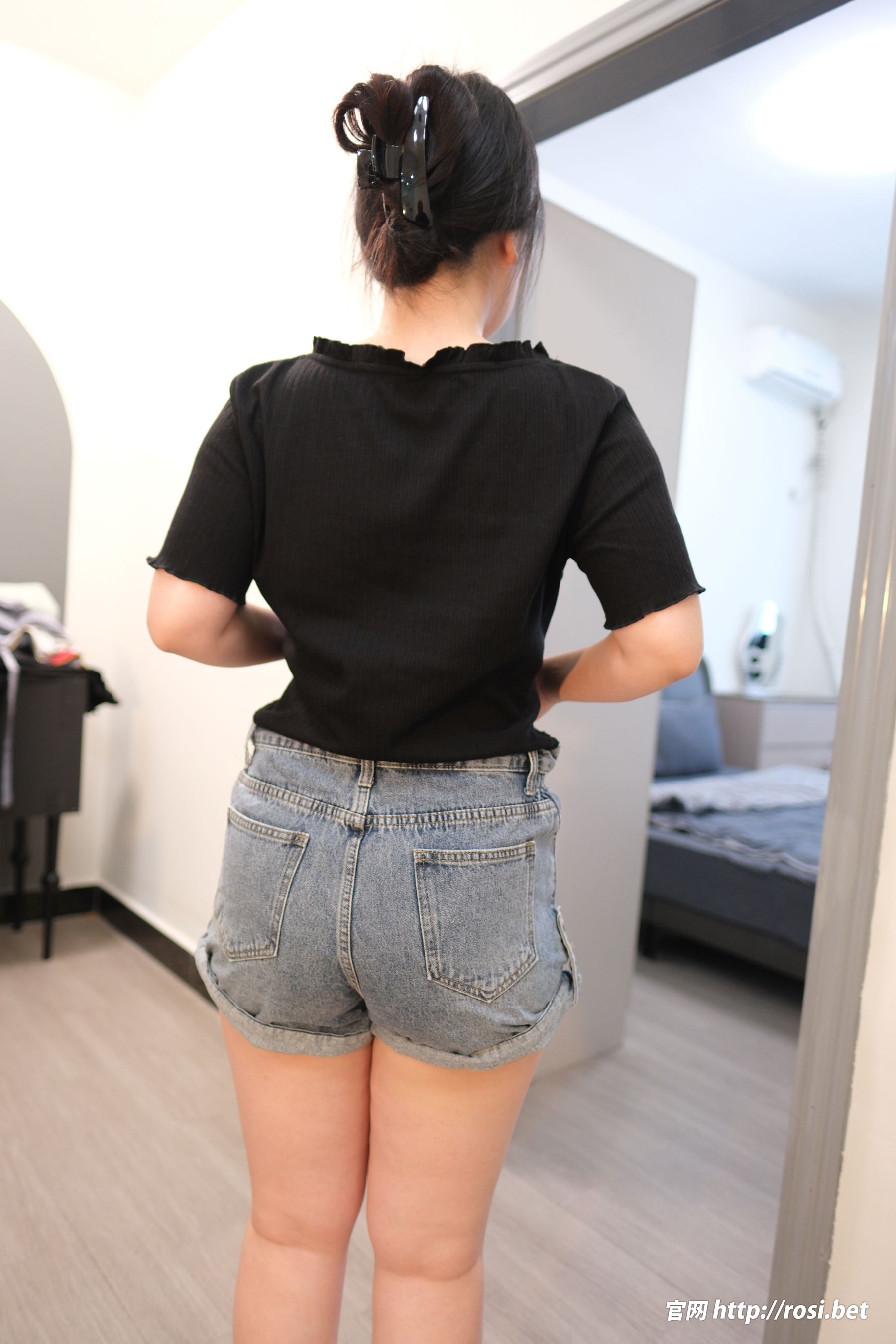 [ROSI写真] 2025.10.29 NO.5077/(101P)