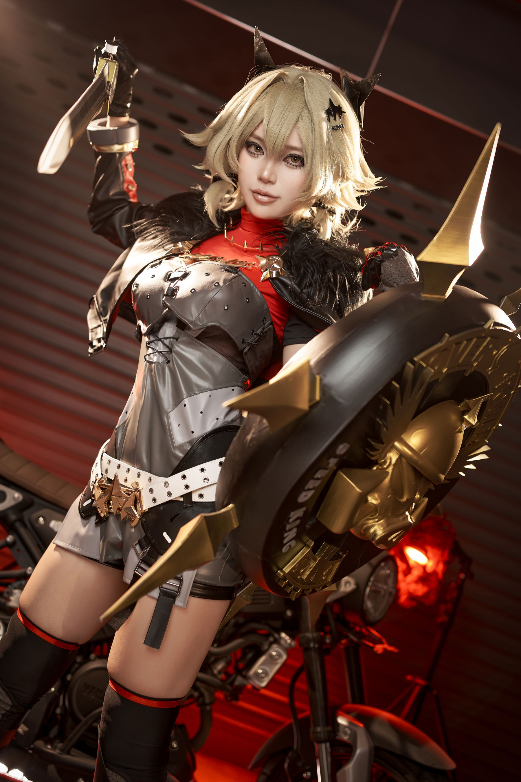 ZinieQ - Caesar King/(42P)