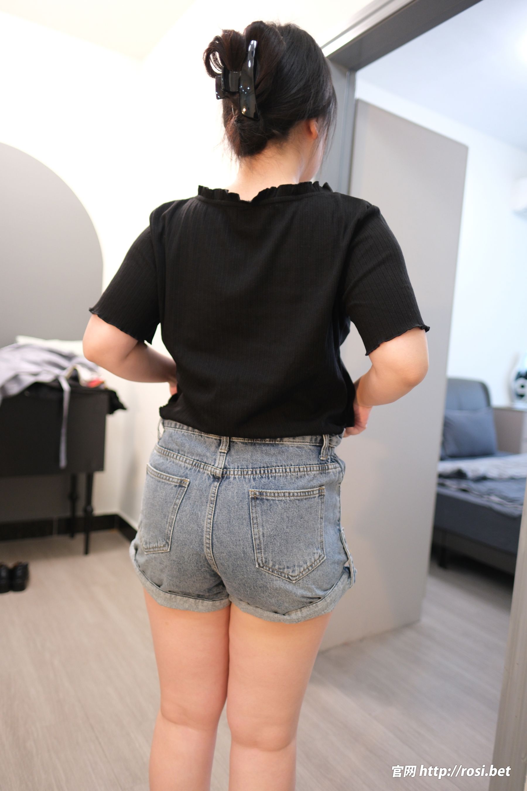 [ROSI写真] 2025.10.29 NO.5077/(101P)