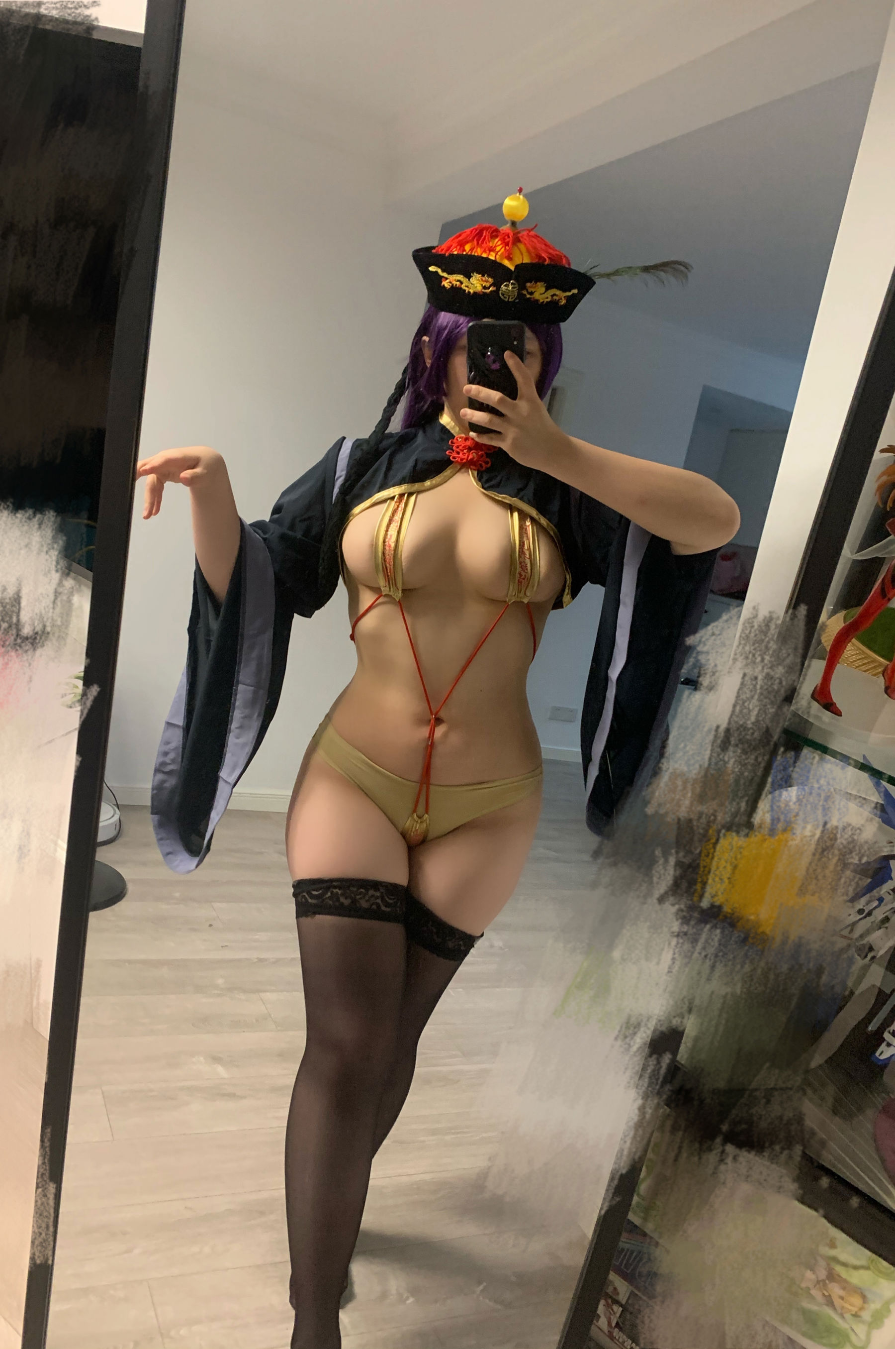 Zyra秋 - 奶光僵尸娘自拍/(29P)