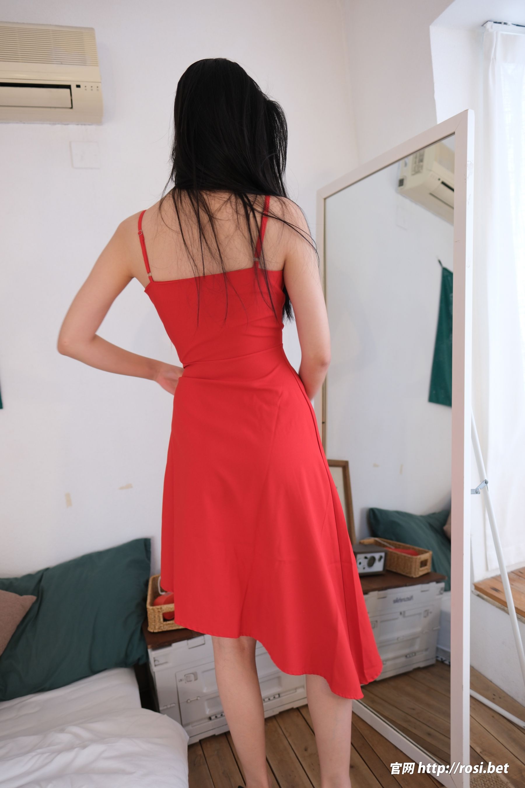 [ROSI写真] 2025.11.09 NO.5088/(69P)