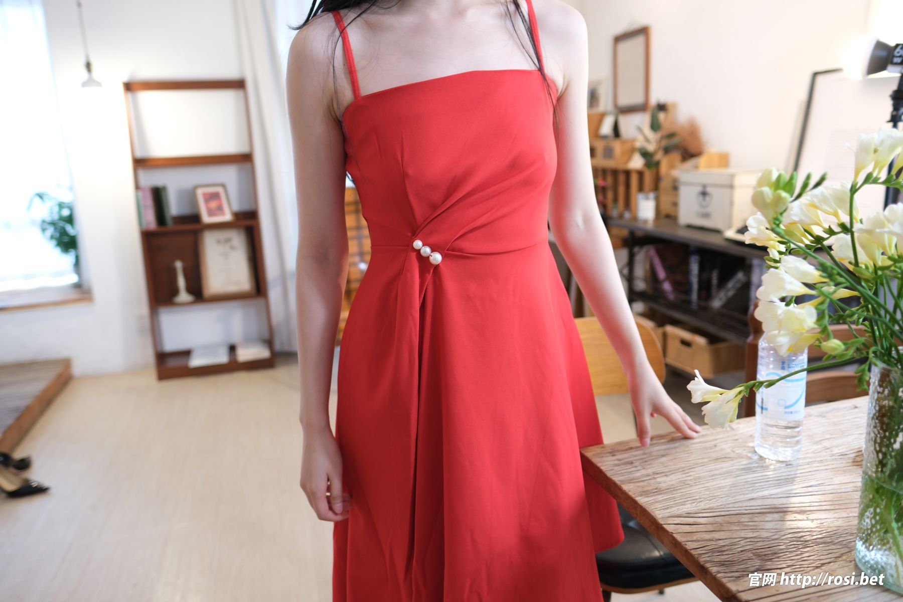 [ROSI写真] 2025.11.09 NO.5088/(69P)