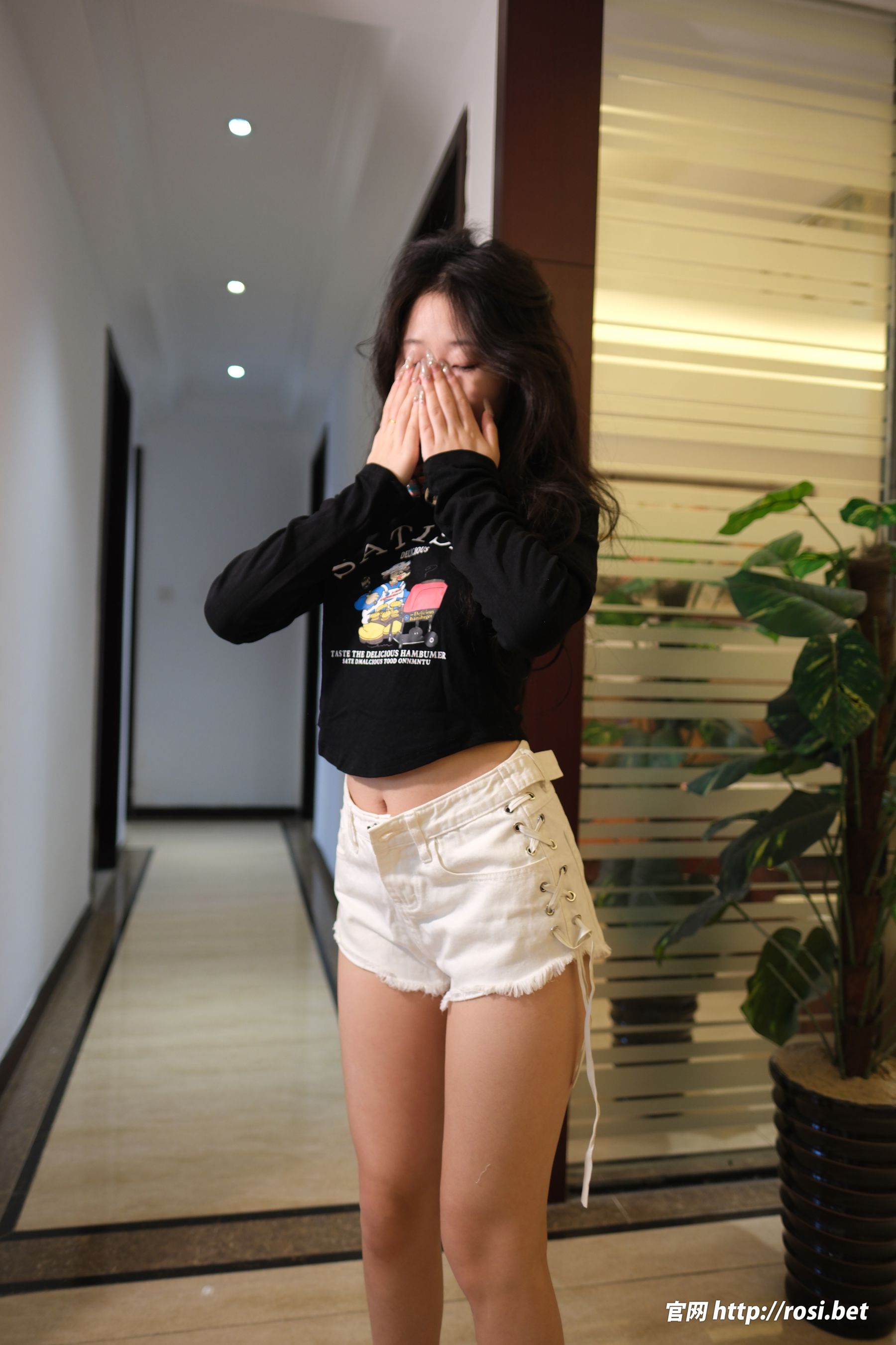 [ROSI写真] 2025.10.30 NO.5078/(104P)