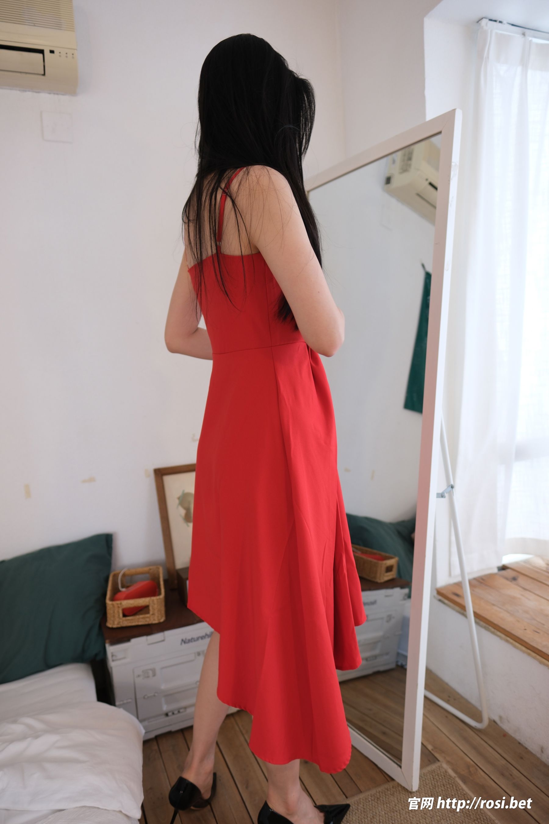 [ROSI写真] 2025.11.09 NO.5088/(69P)