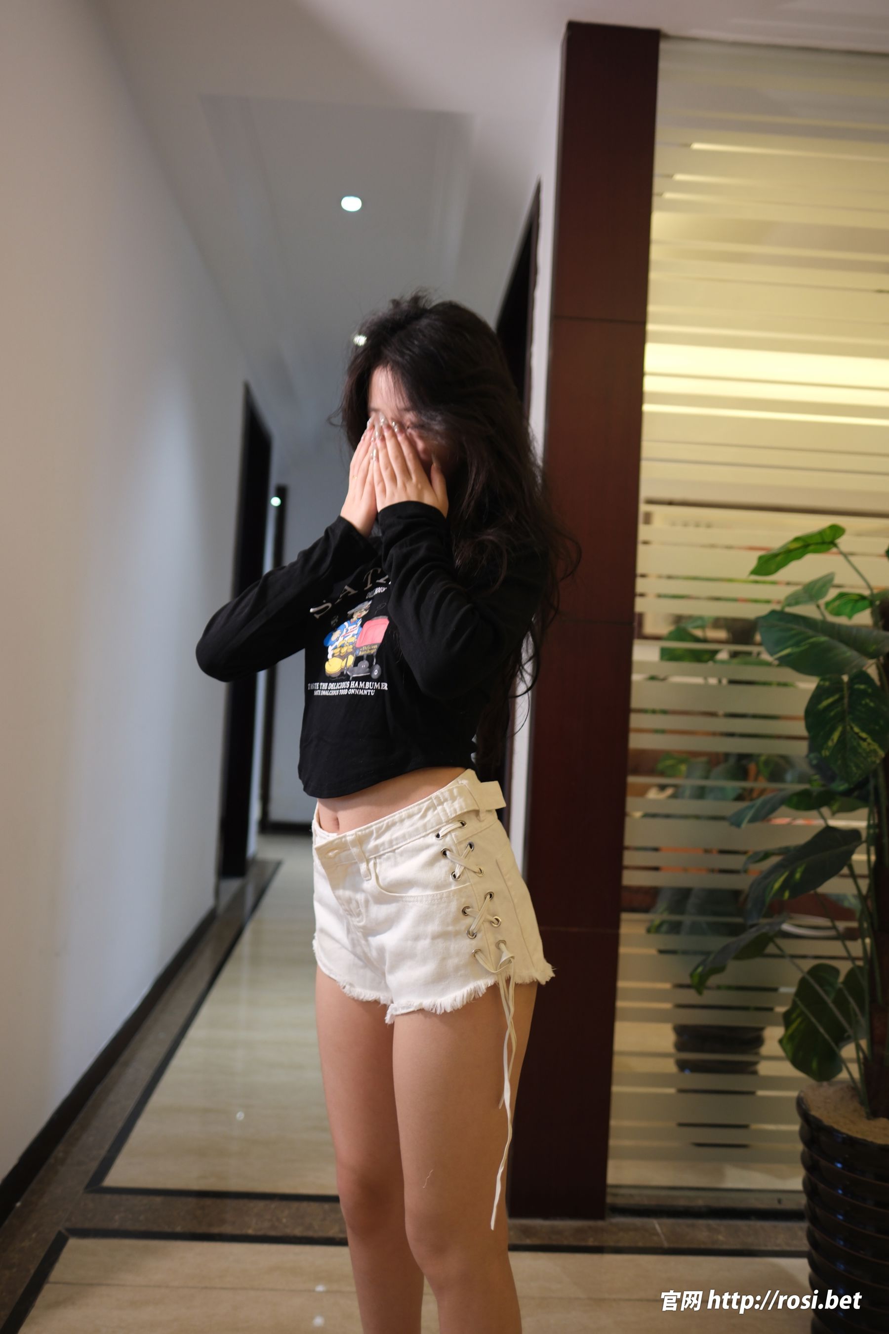 [ROSI写真] 2025.10.30 NO.5078/(104P)