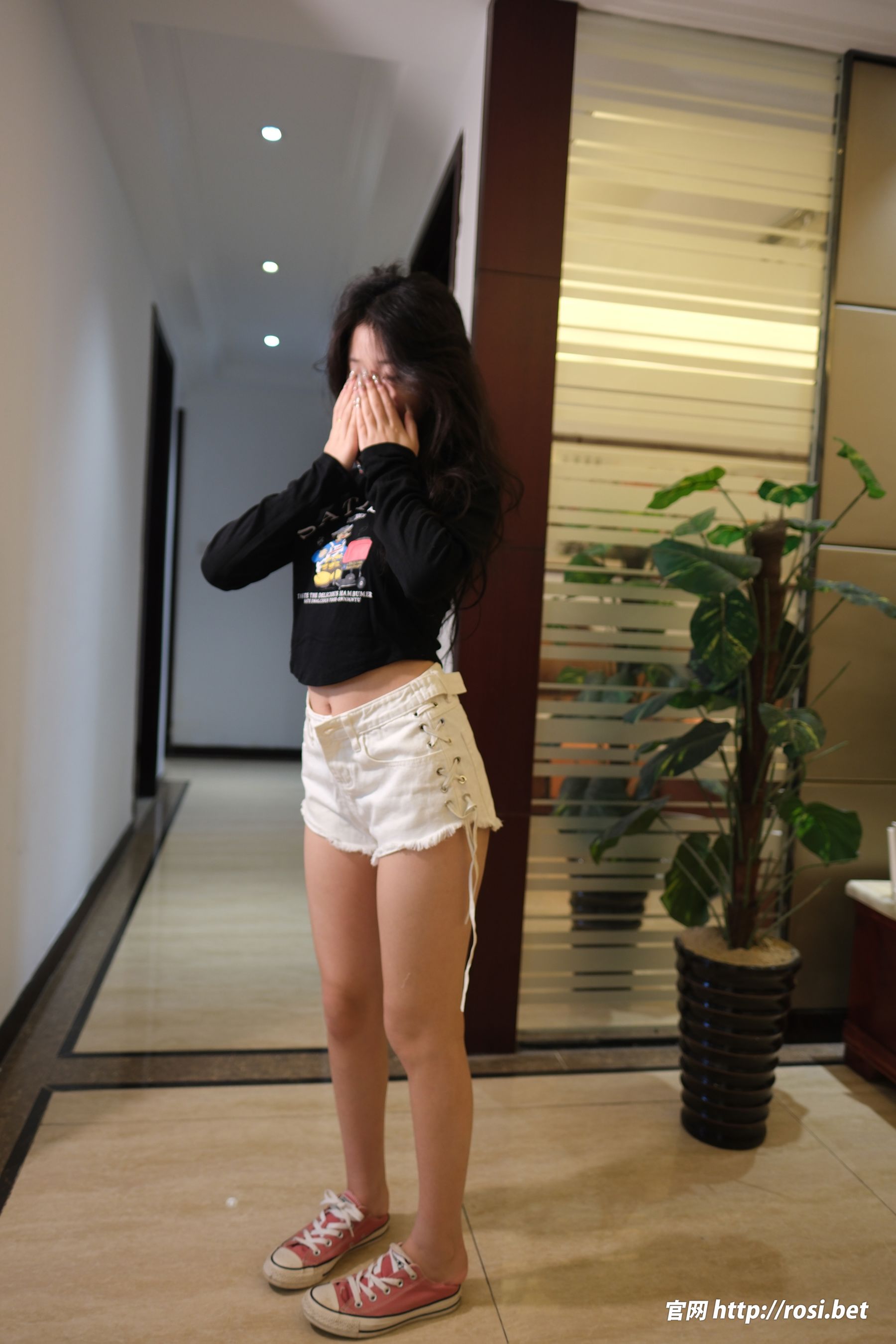 [ROSI写真] 2025.10.30 NO.5078/(104P)