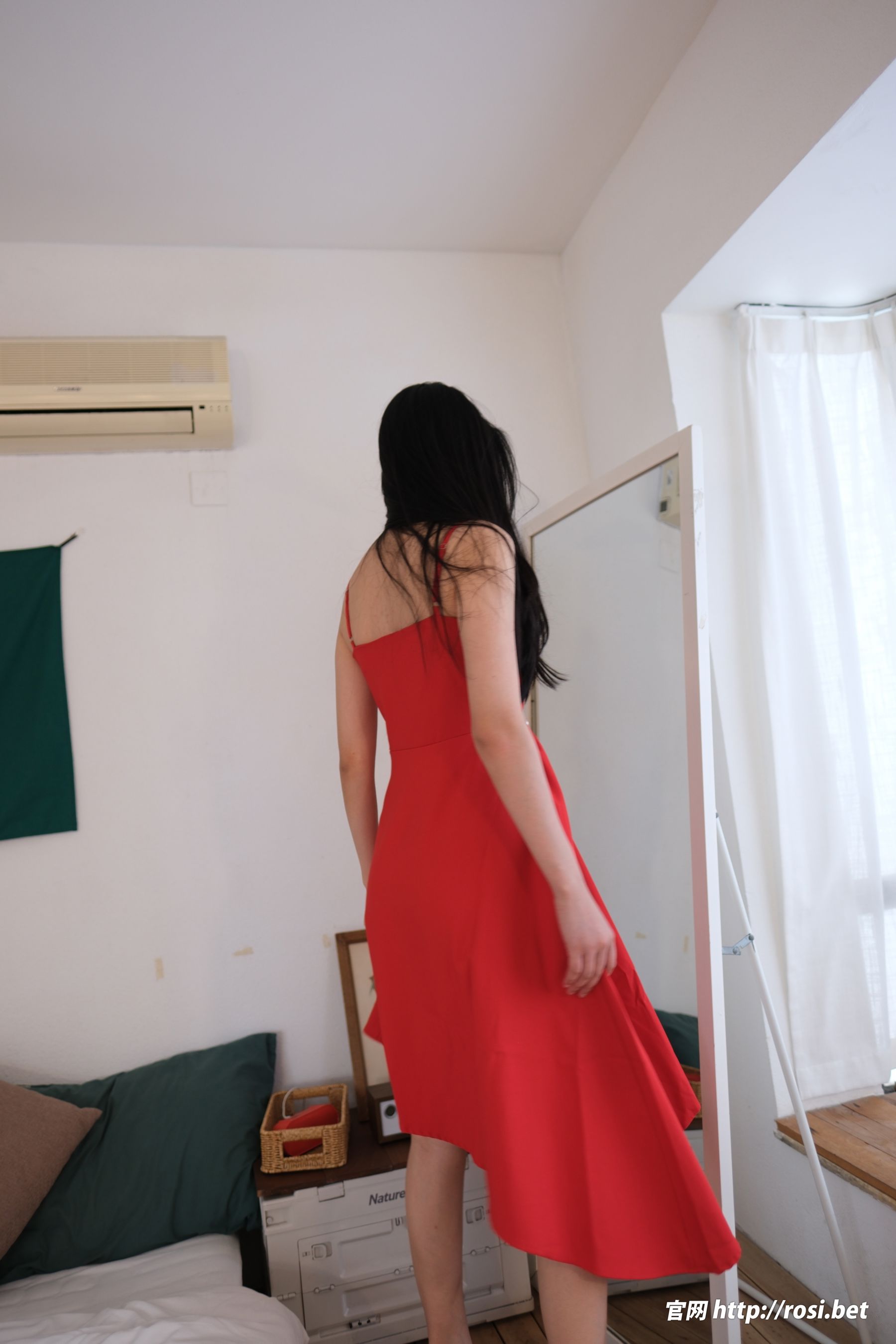 [ROSI写真] 2025.11.09 NO.5088/(69P)