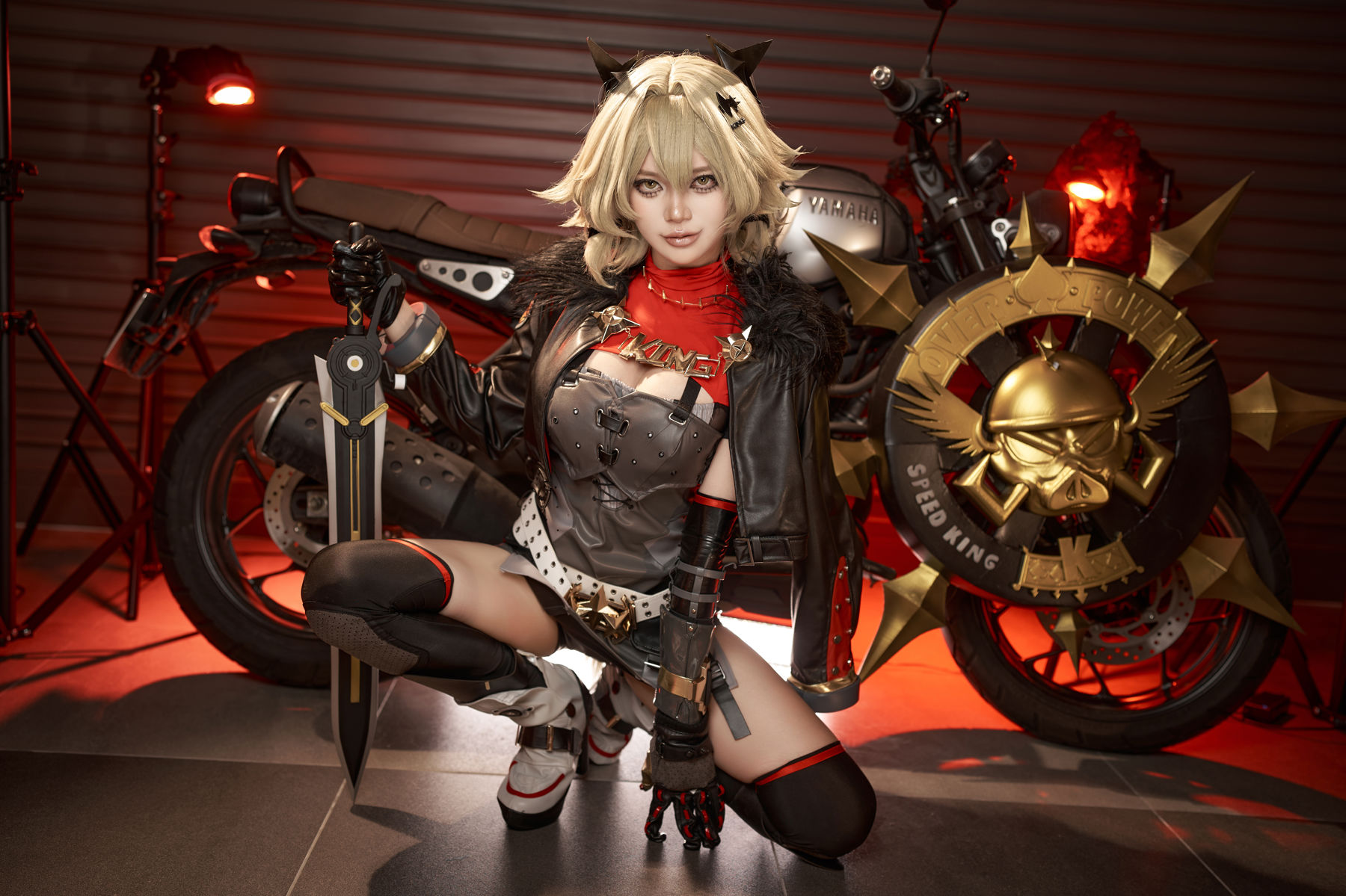 ZinieQ - Caesar King/(42P)