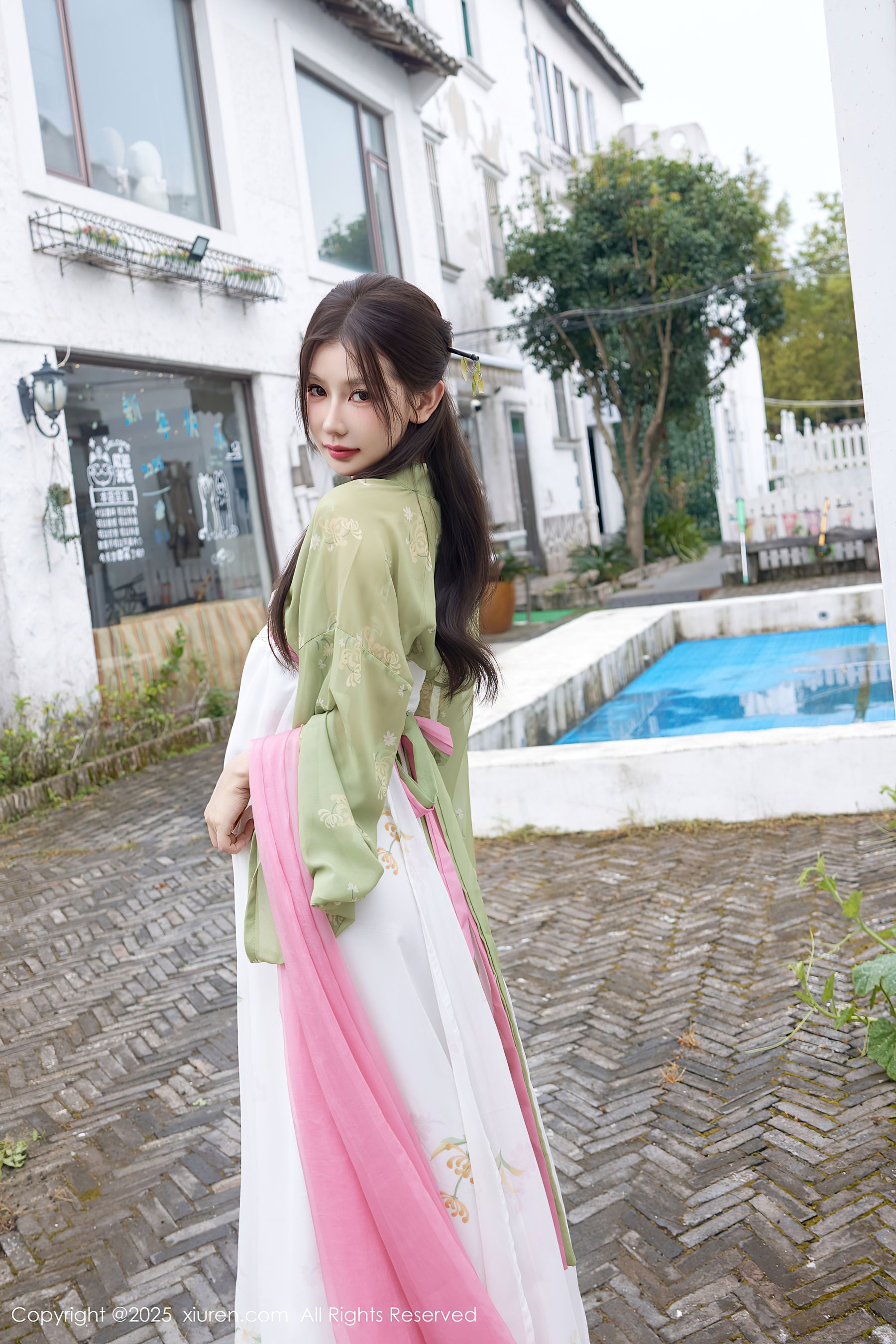 [秀人XiuRen] 2025.09.30 No.10834 尹甜甜sunny/(83P)