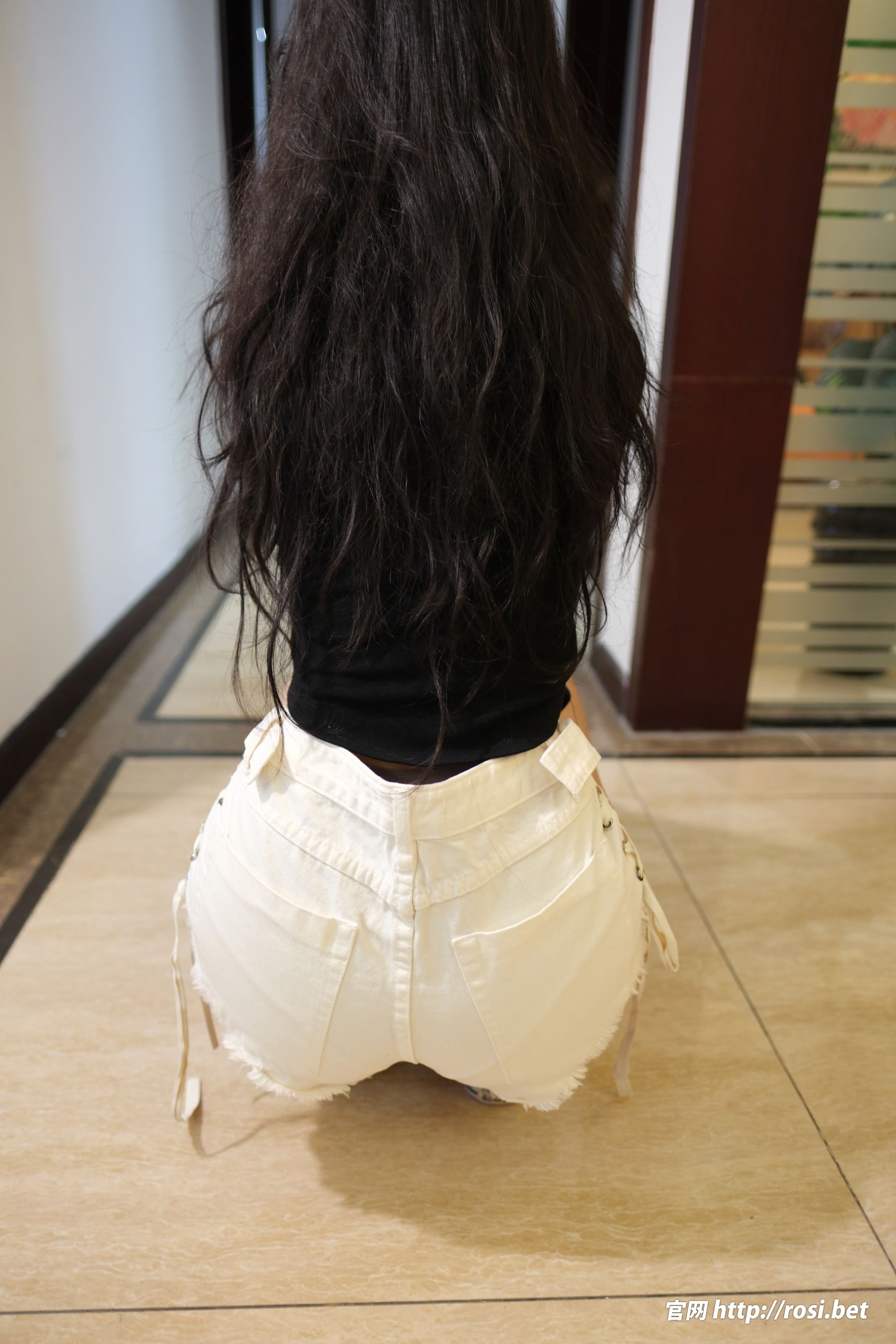 [ROSI写真] 2025.10.30 NO.5078/(104P)