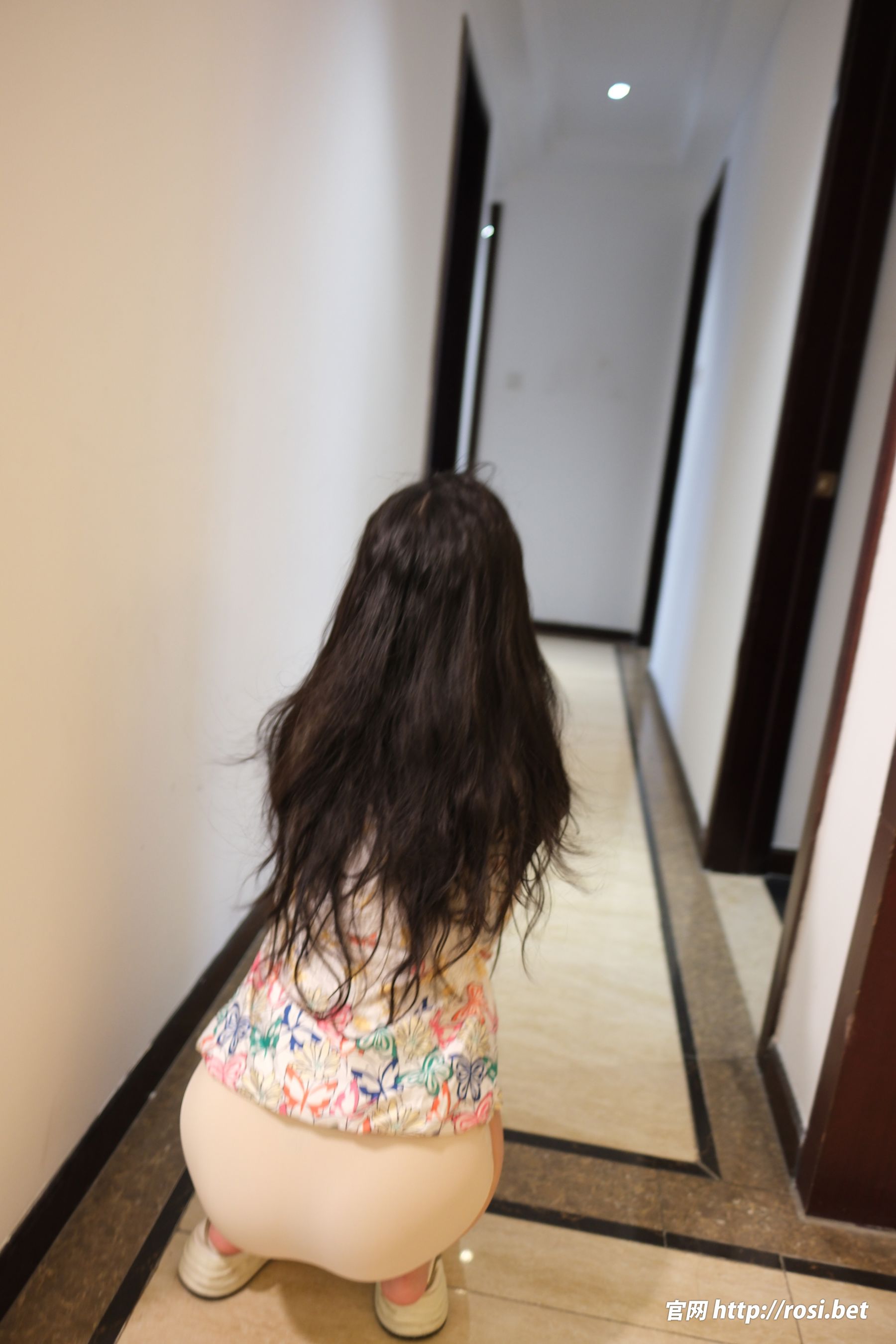 [ROSI写真] 2025.11.02 NO.5081/(83P)