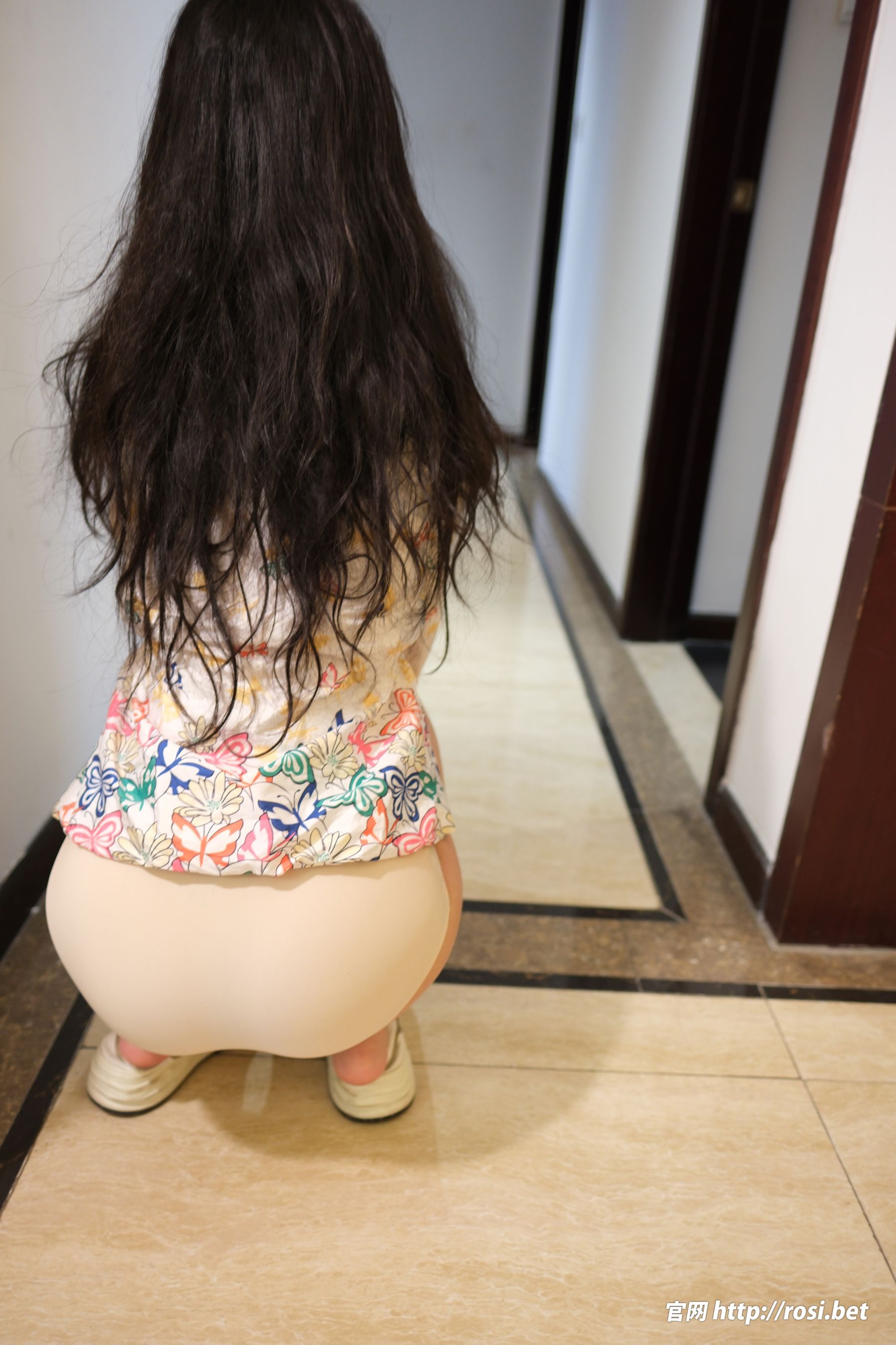 [ROSI写真] 2025.11.02 NO.5081/(83P)