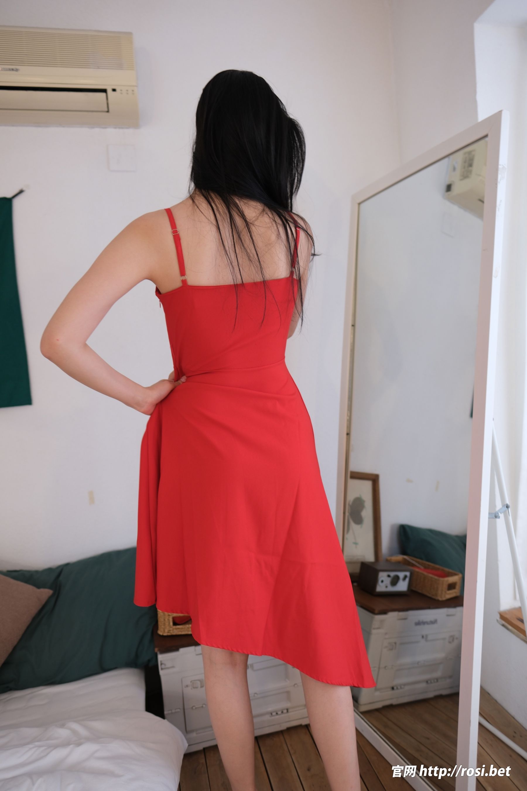 [ROSI写真] 2025.11.09 NO.5088/(69P)