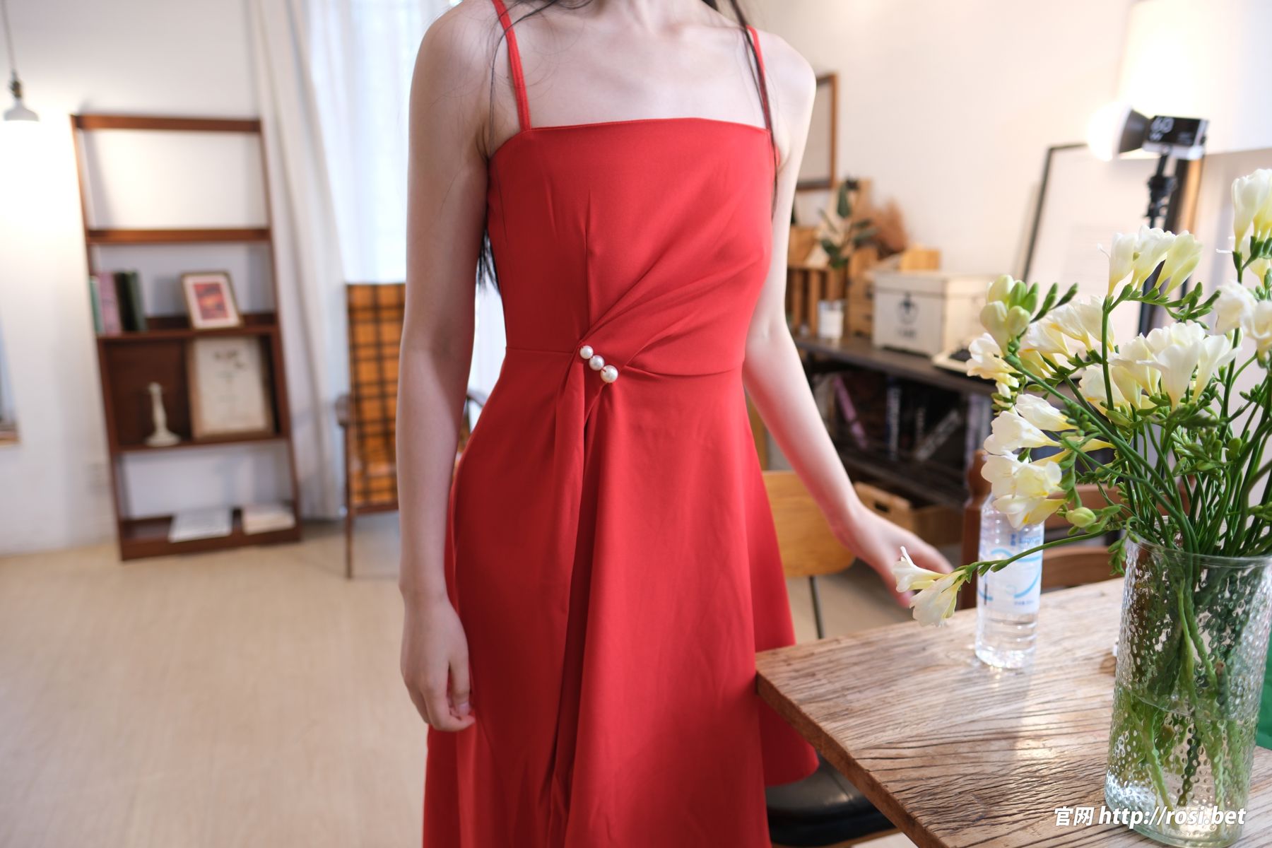 [ROSI写真] 2025.11.09 NO.5088/(69P)